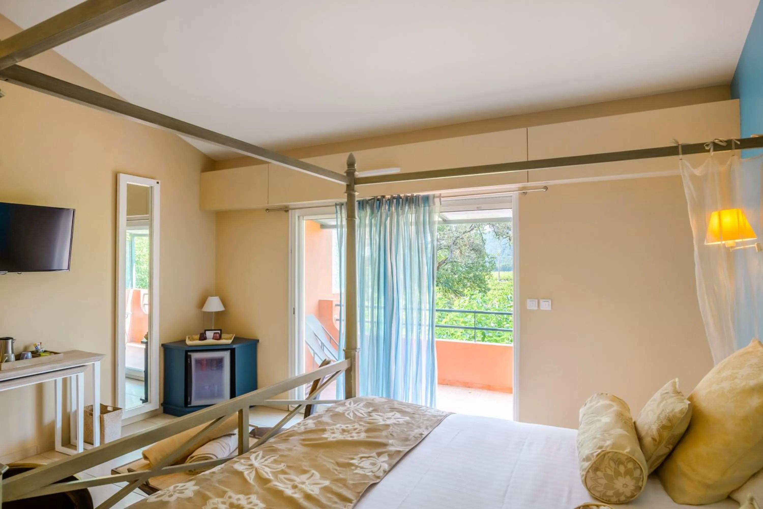 Bed in Le Mas du Lingousto