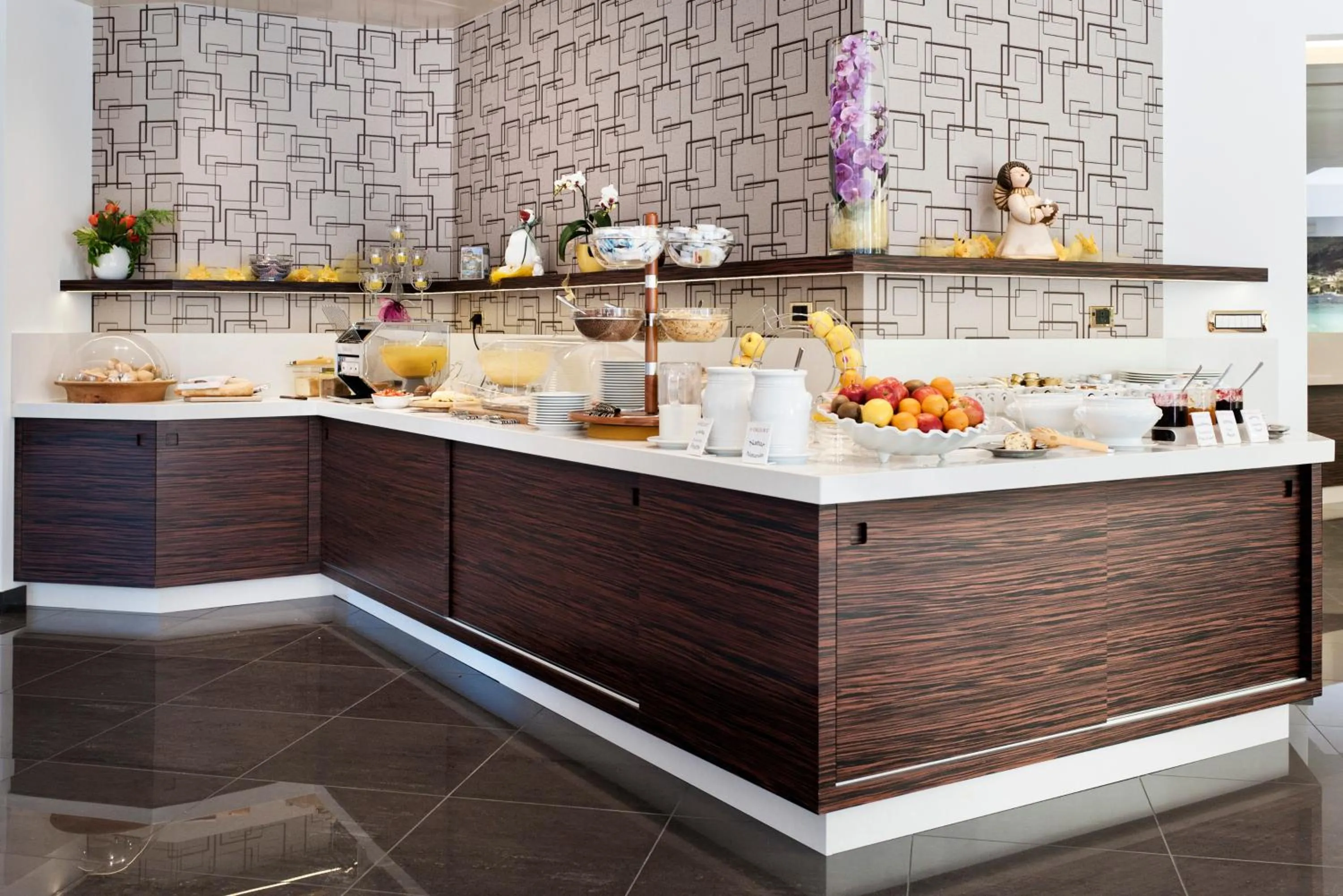 Restaurant/places to eat in Hotel Augusta