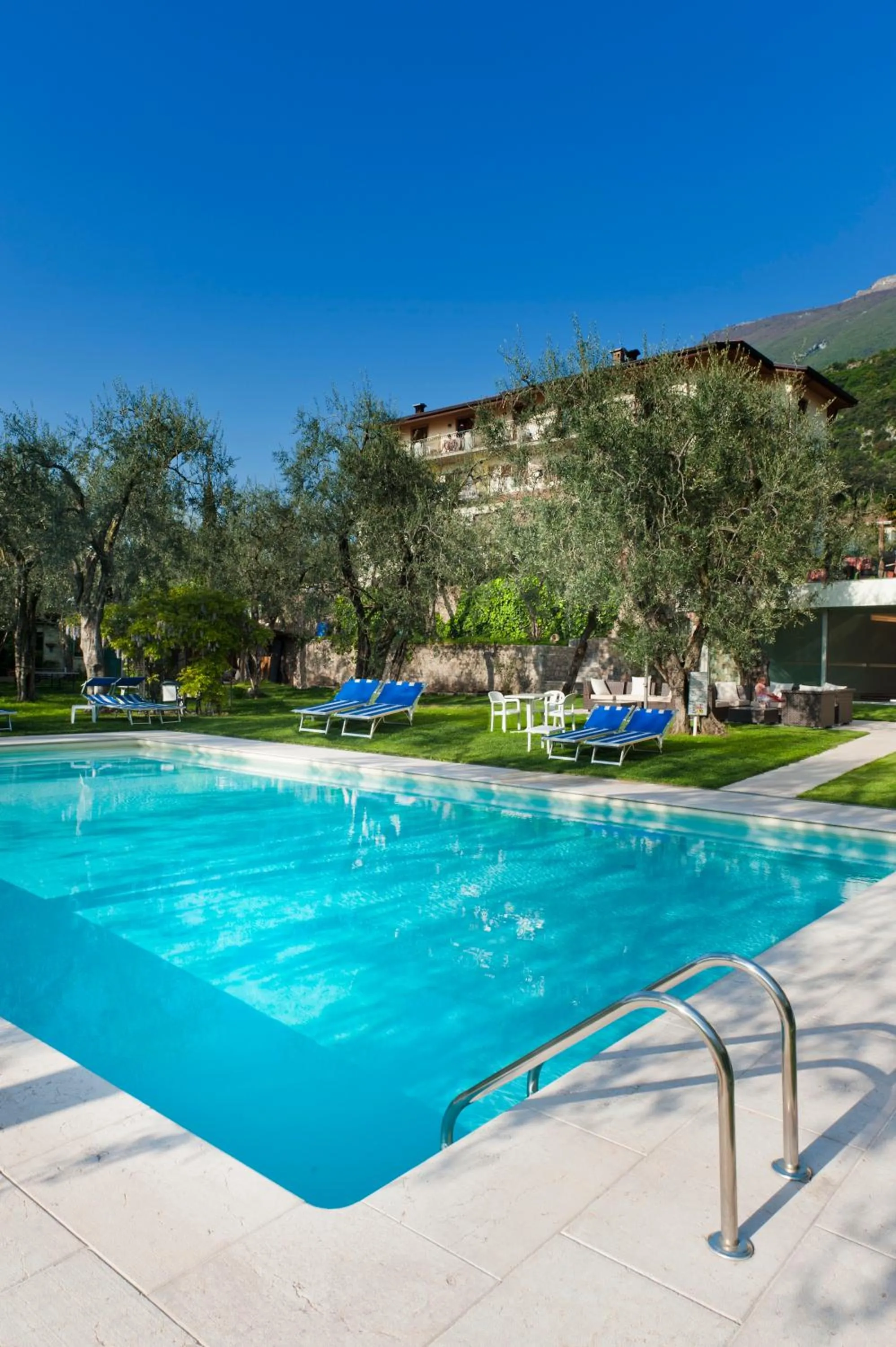 Swimming pool in Hotel Augusta