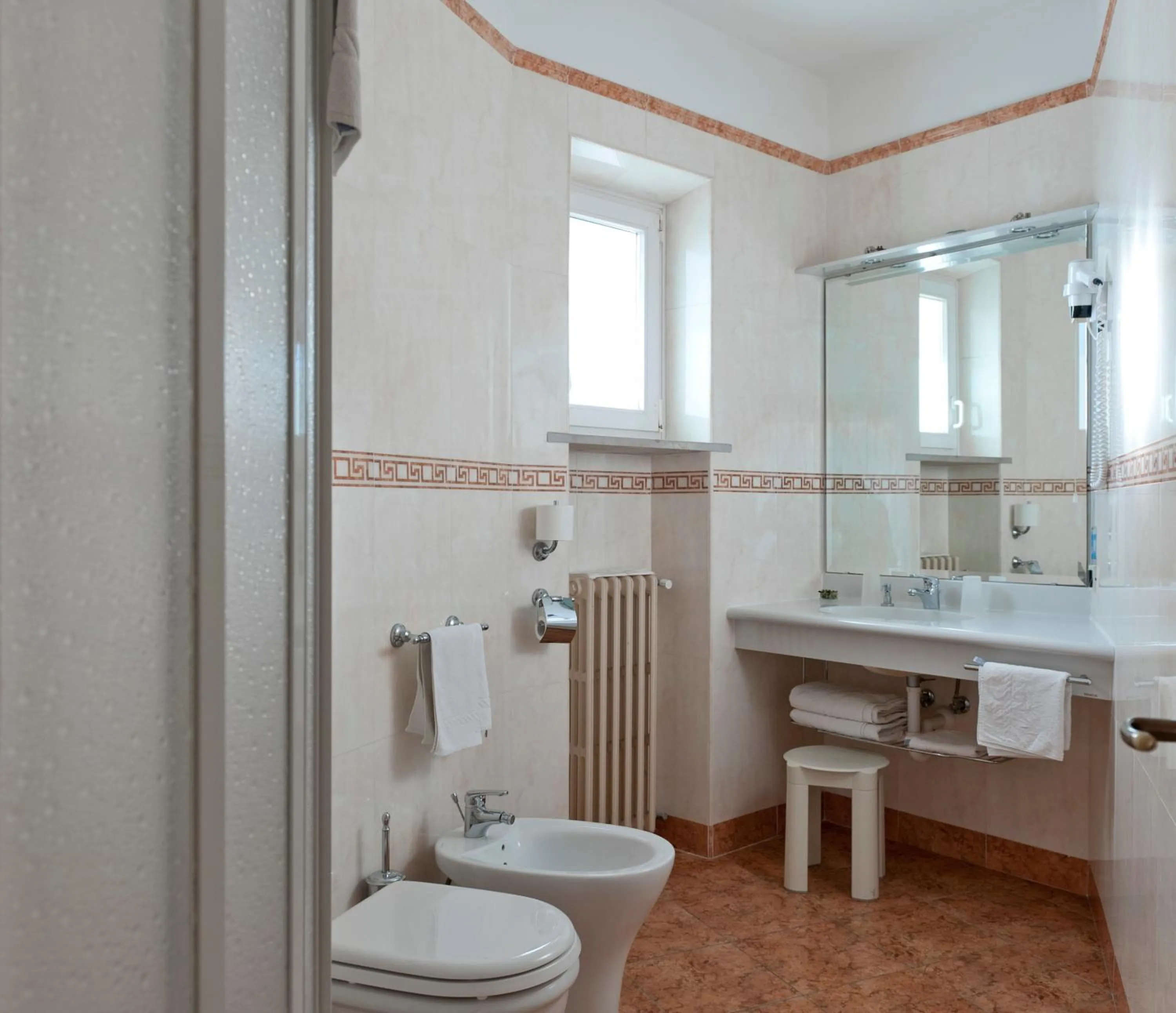 Bathroom in Hotel Augusta