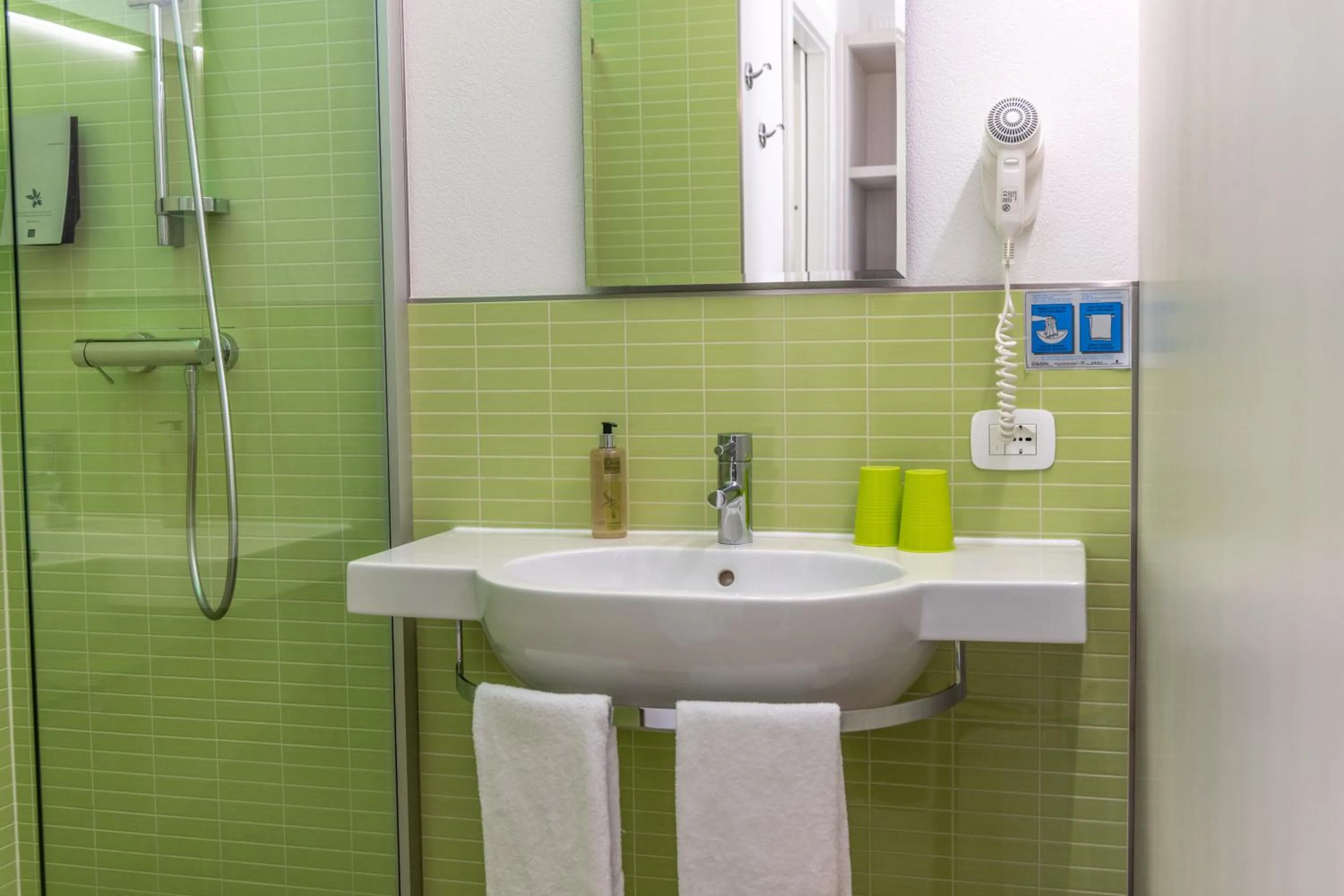 Bathroom in Hotel Augusta