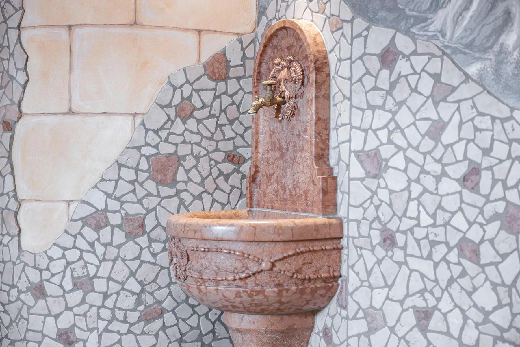 Decorative detail in LAUDEGGHOF Ladis