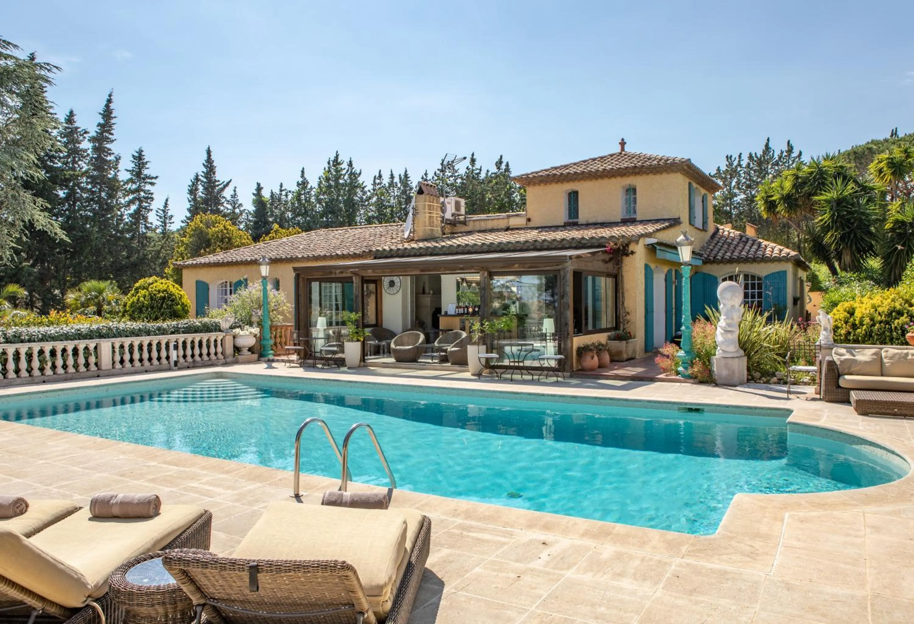 Pool view in Le Pavillon de Pampelonne