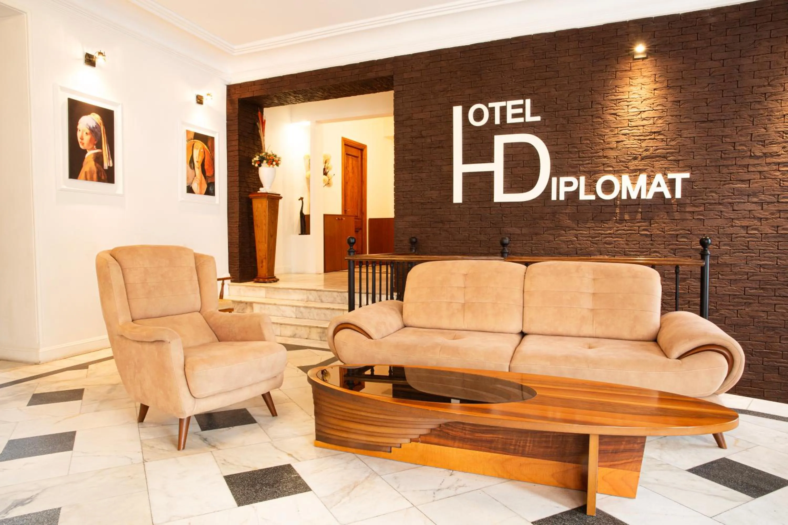 Property building in Hotel Diplomat
