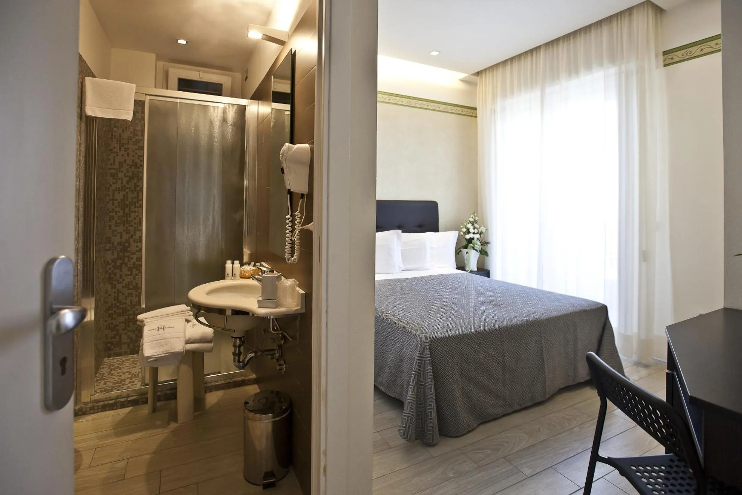 Bedroom, Bed in Hotel Aurora