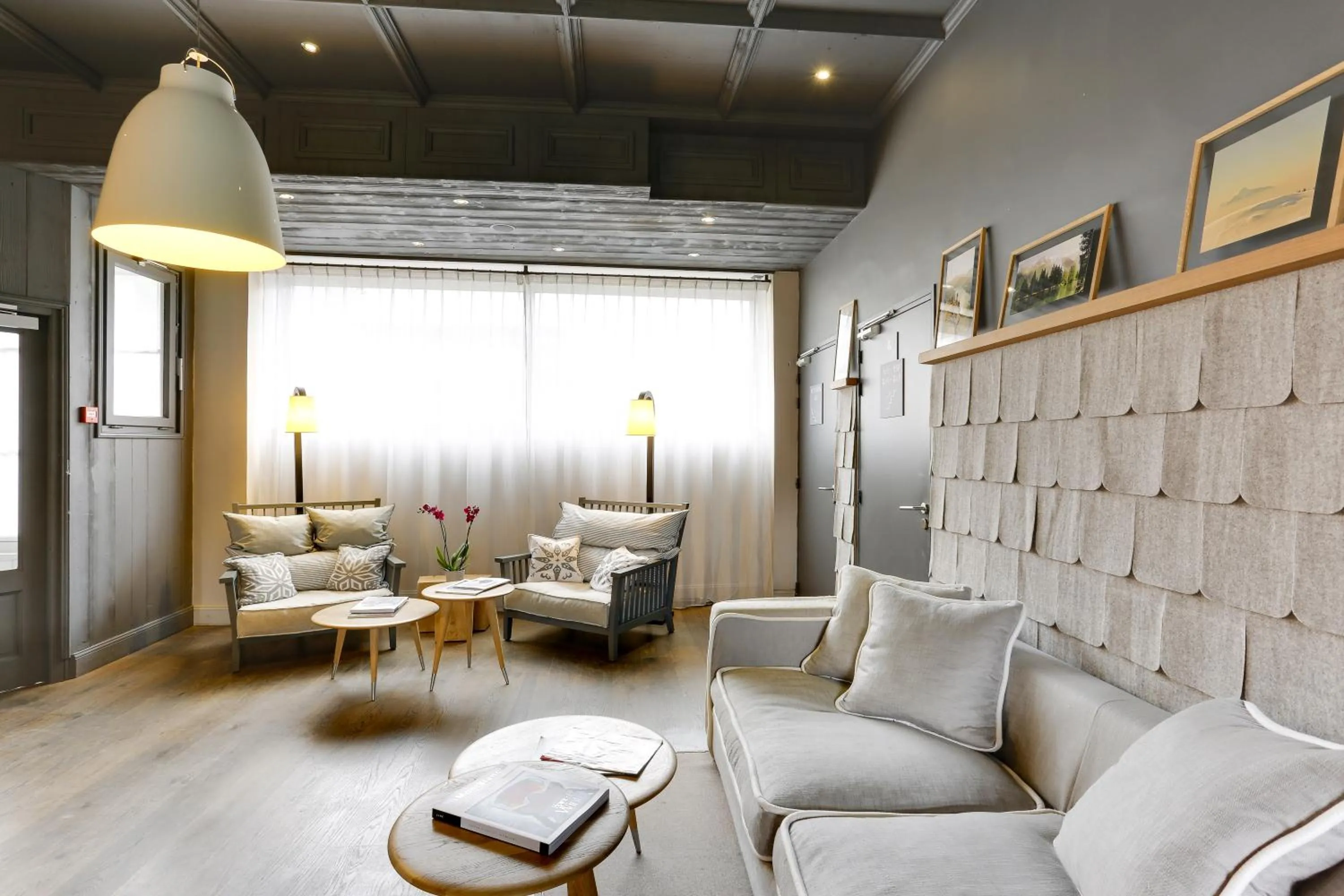 Lobby or reception in Le Faucigny - Hotel de Charme & SPA