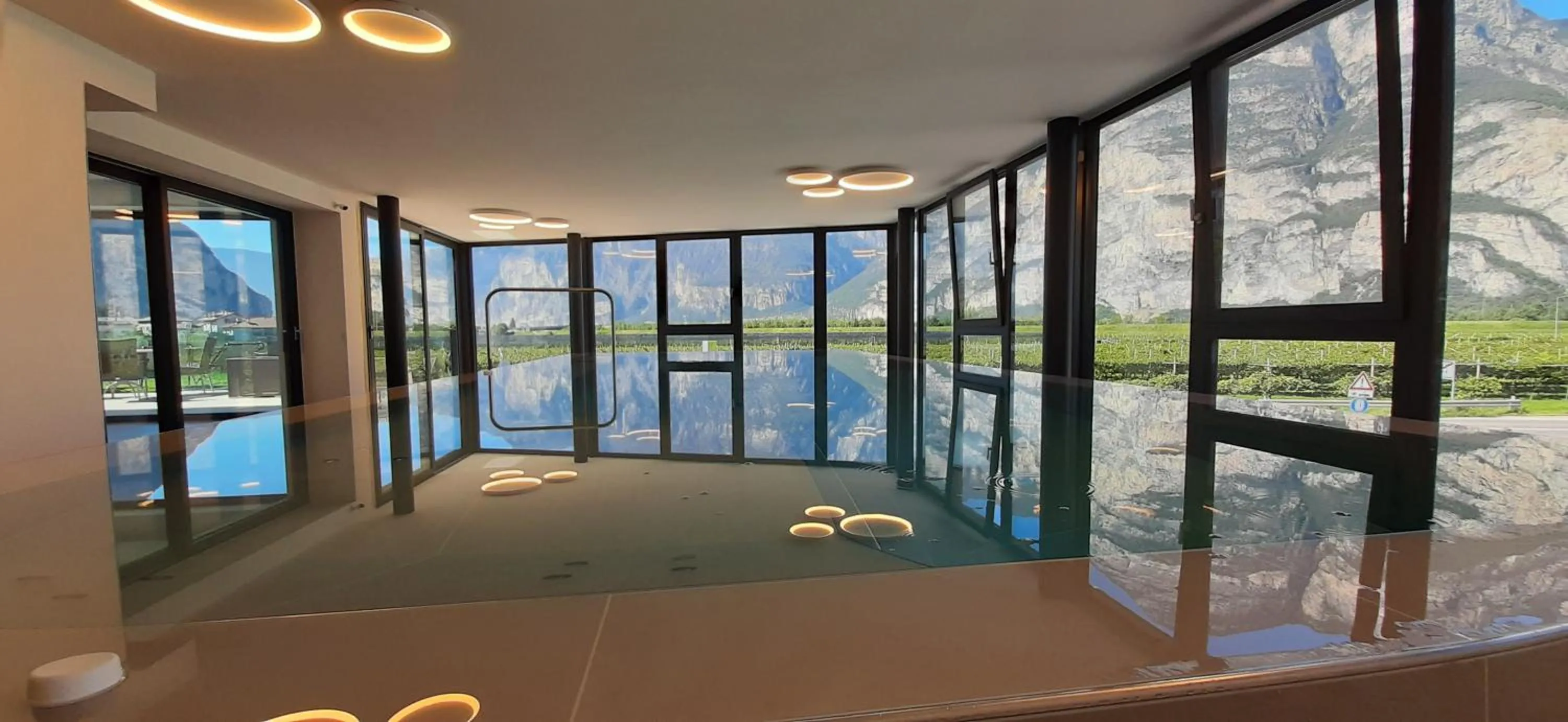 Swimming pool in Hotel Comfort Erica Dolomiti Val d'Adige