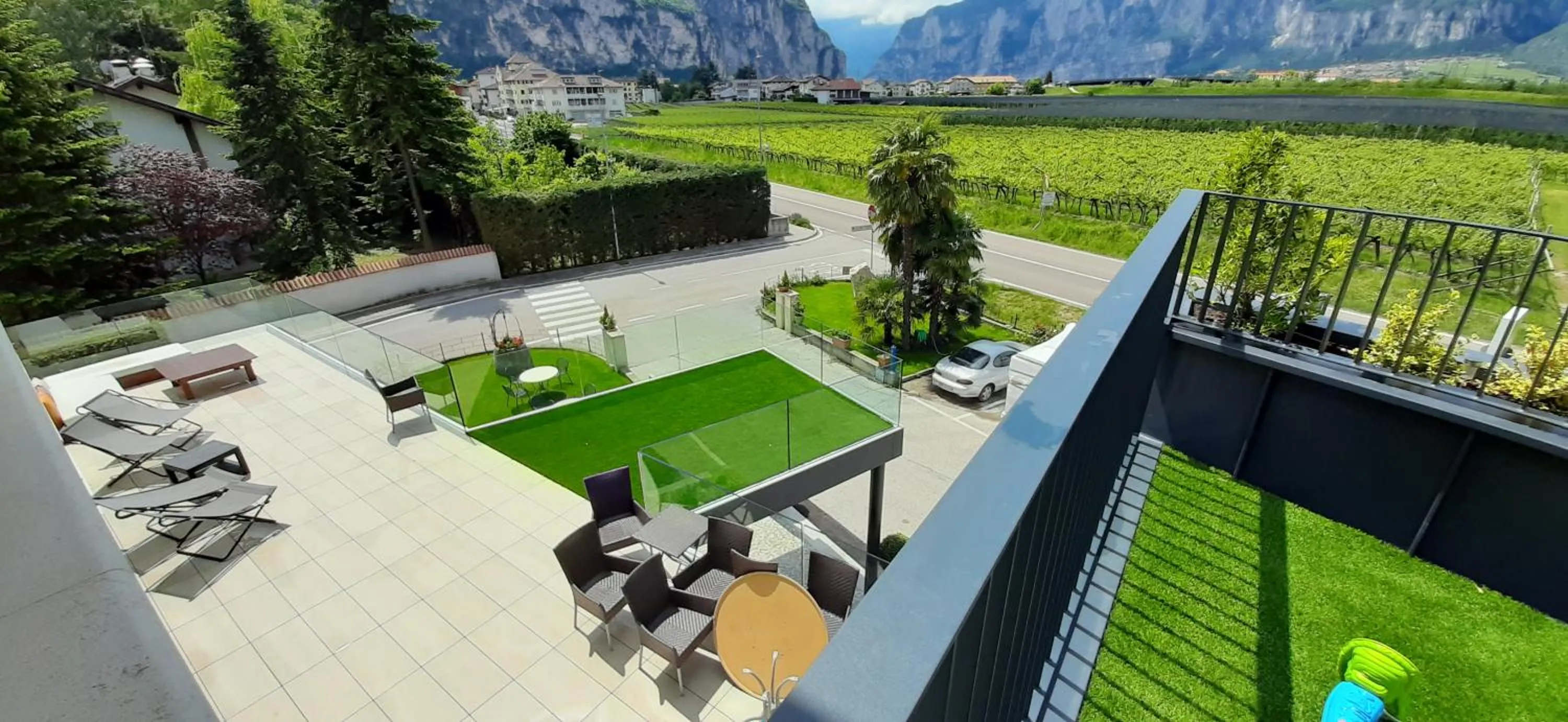 Swimming pool in Hotel Comfort Erica Dolomiti Val d'Adige