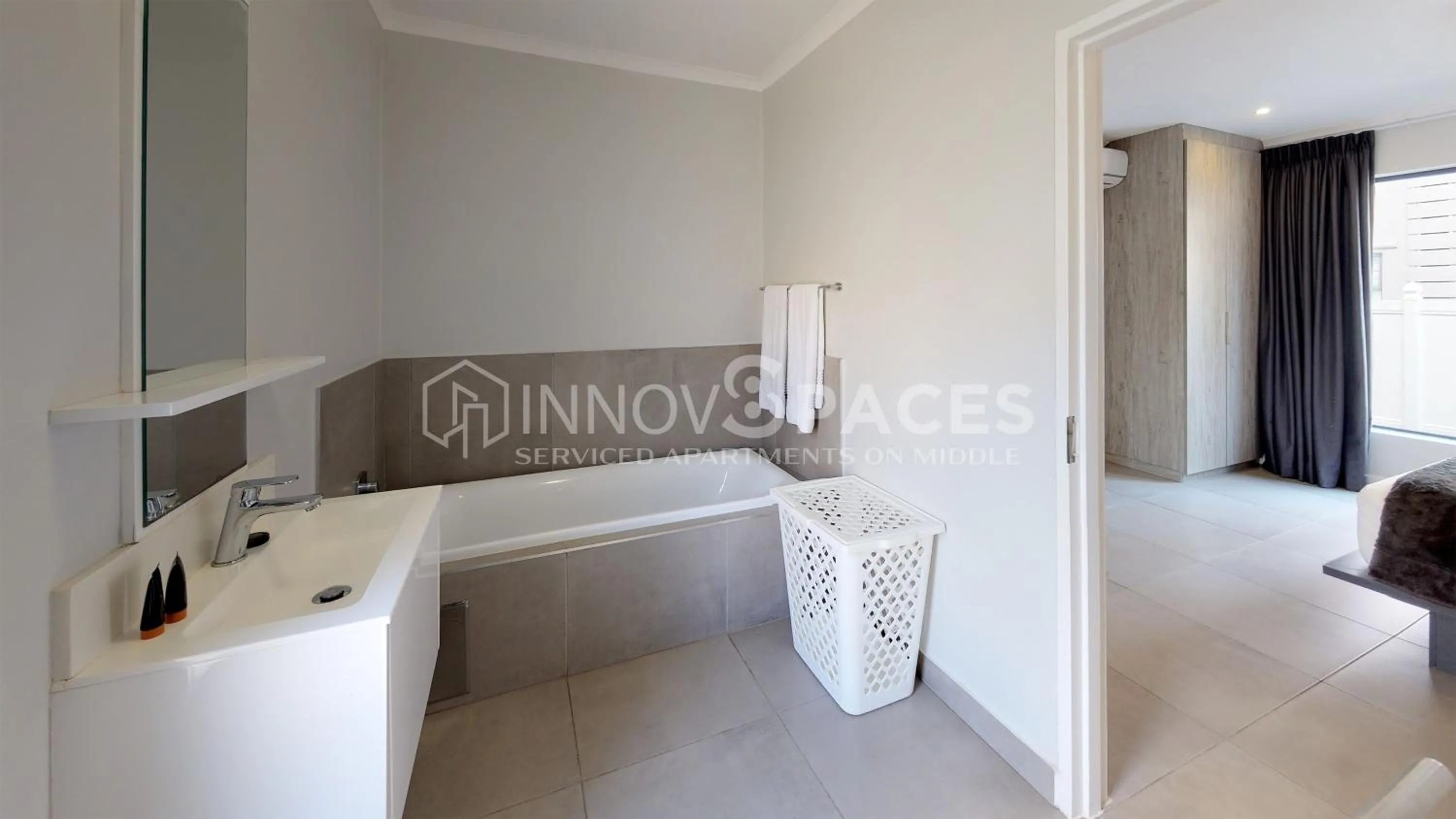 Bath in Innov8 Spaces