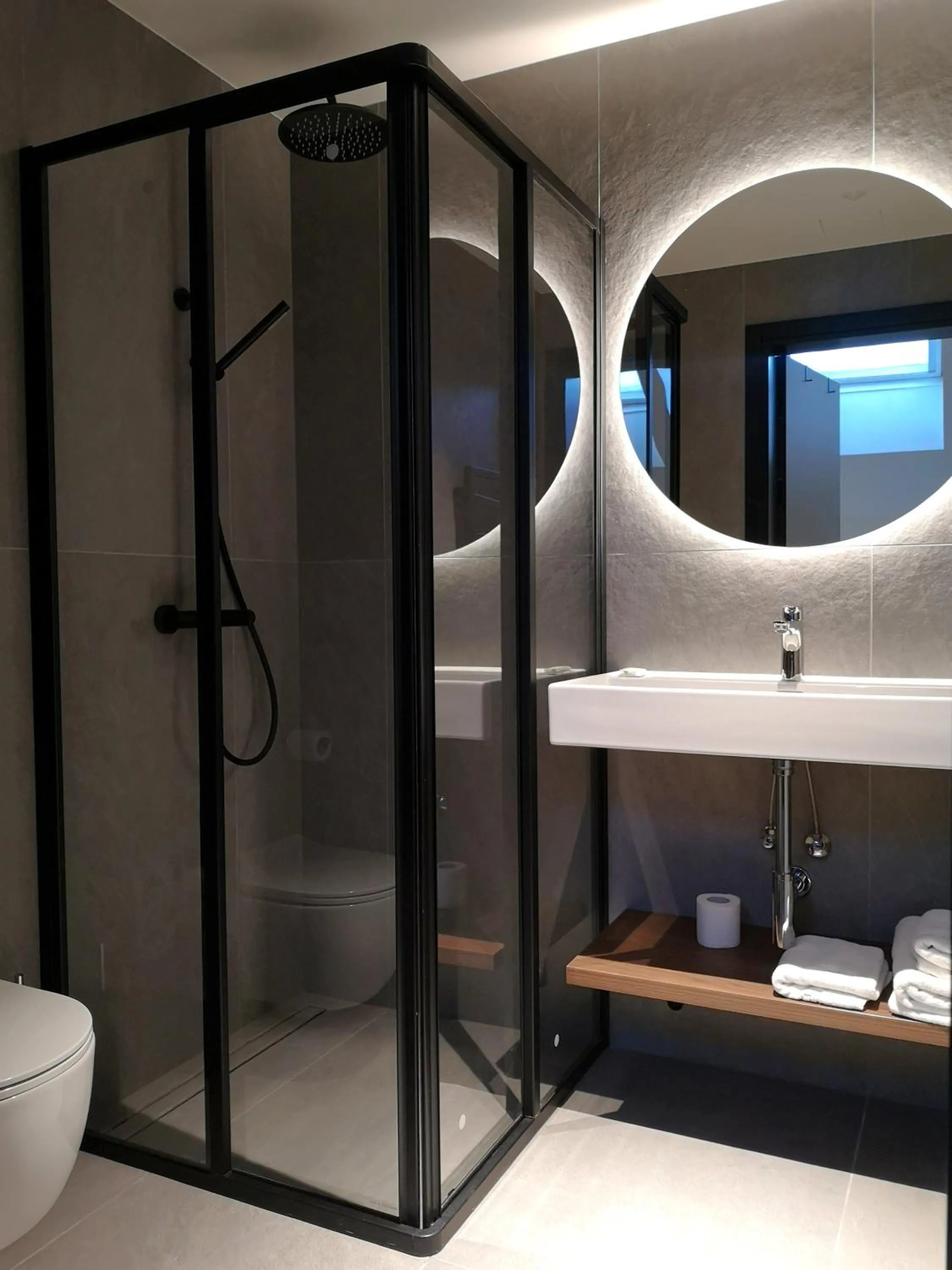 Shower in Pan Tadeusz