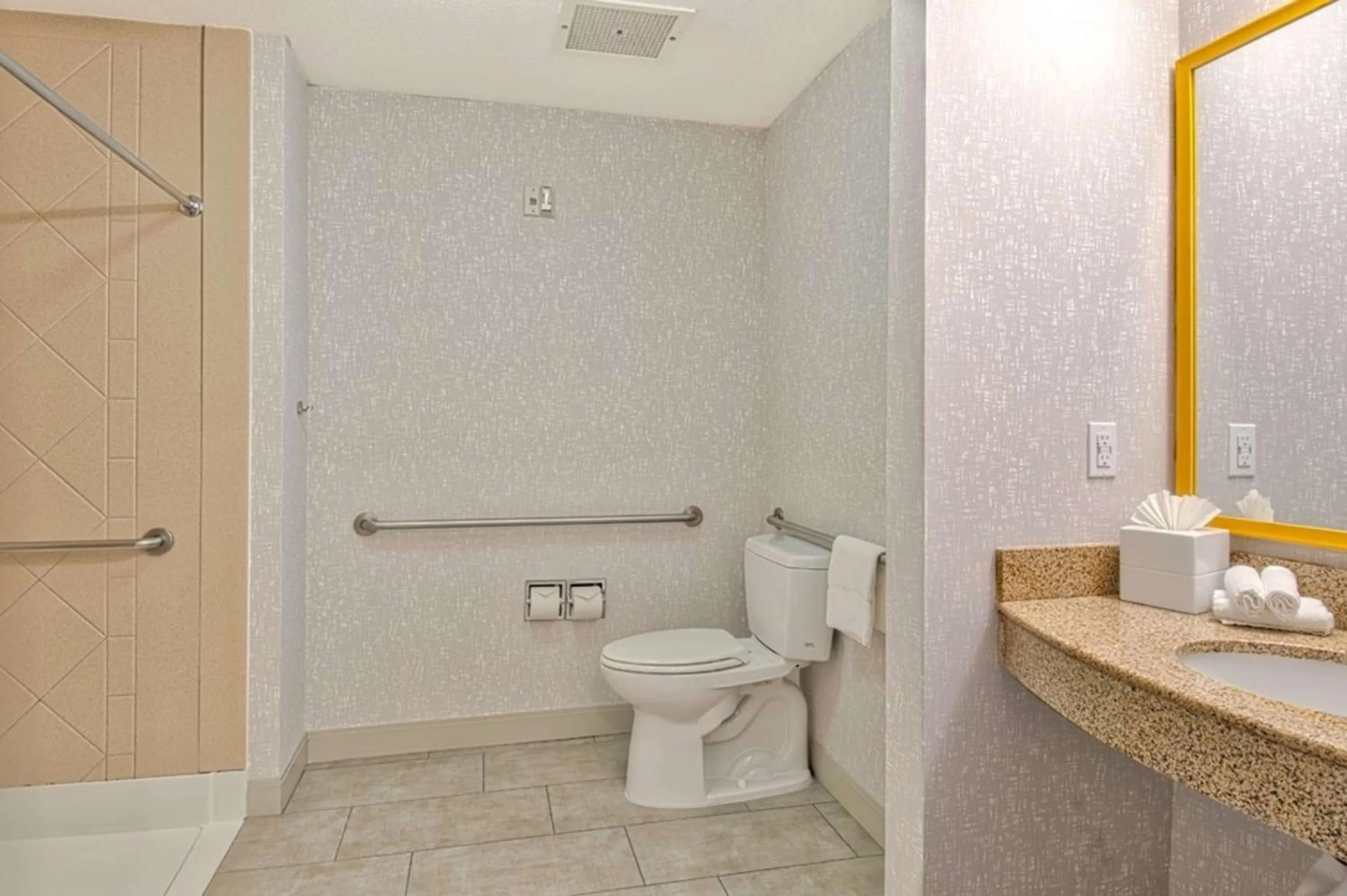 Bathroom in Hampton Inn & Suites by Hilton Hemet Menifee Murrieta