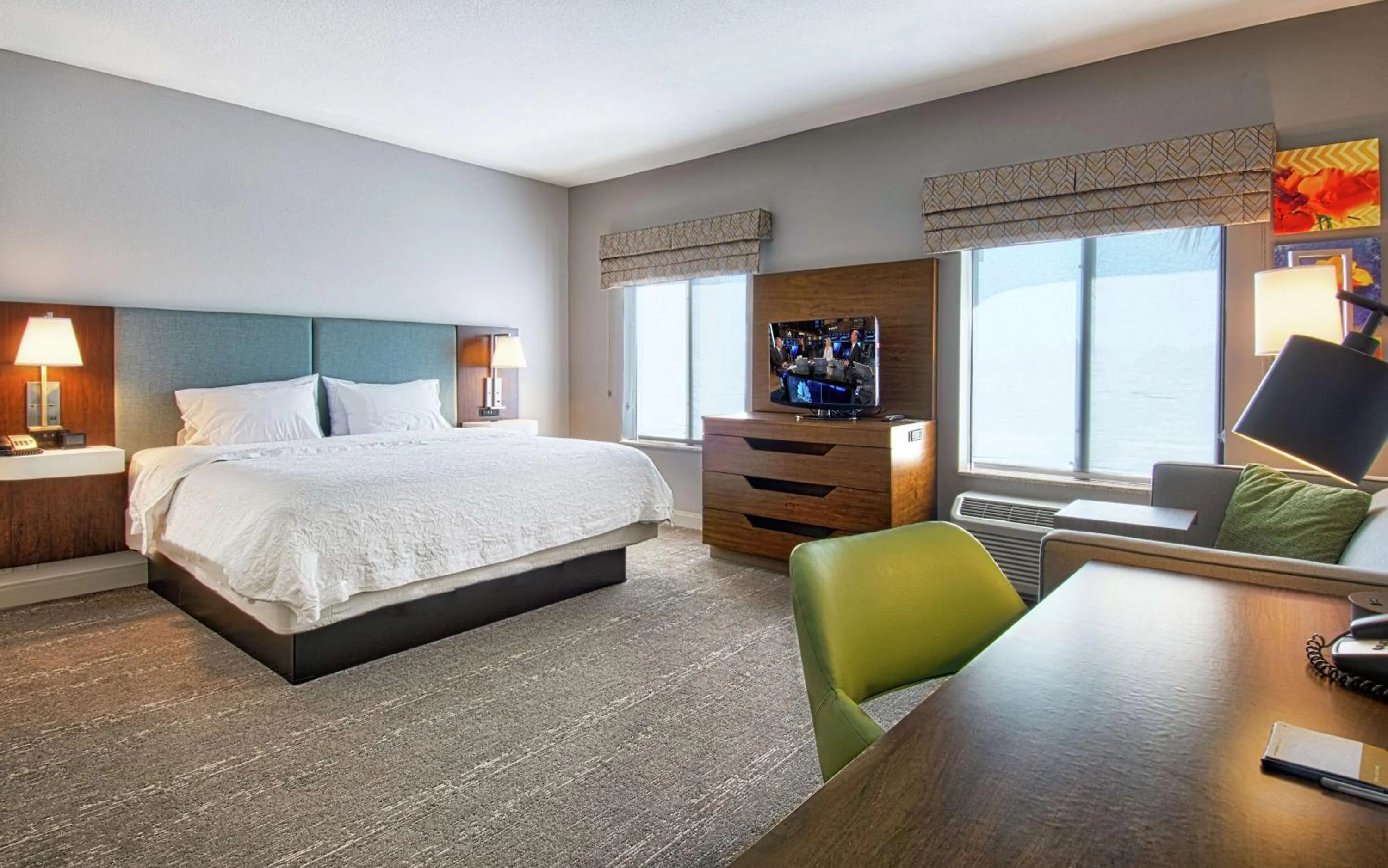 Bed in Hampton Inn & Suites by Hilton Hemet Menifee Murrieta