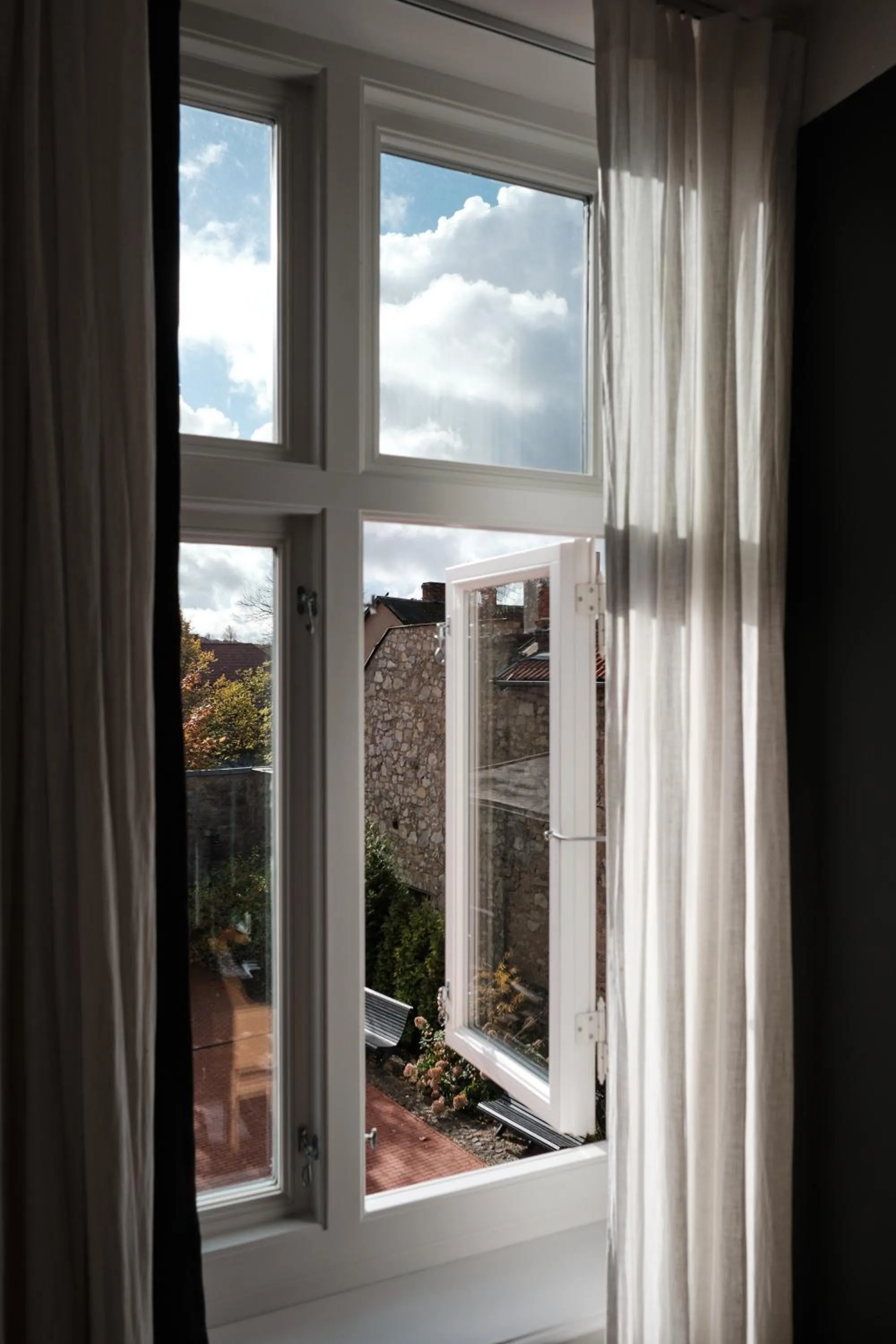 Day in Vanadziņa māja