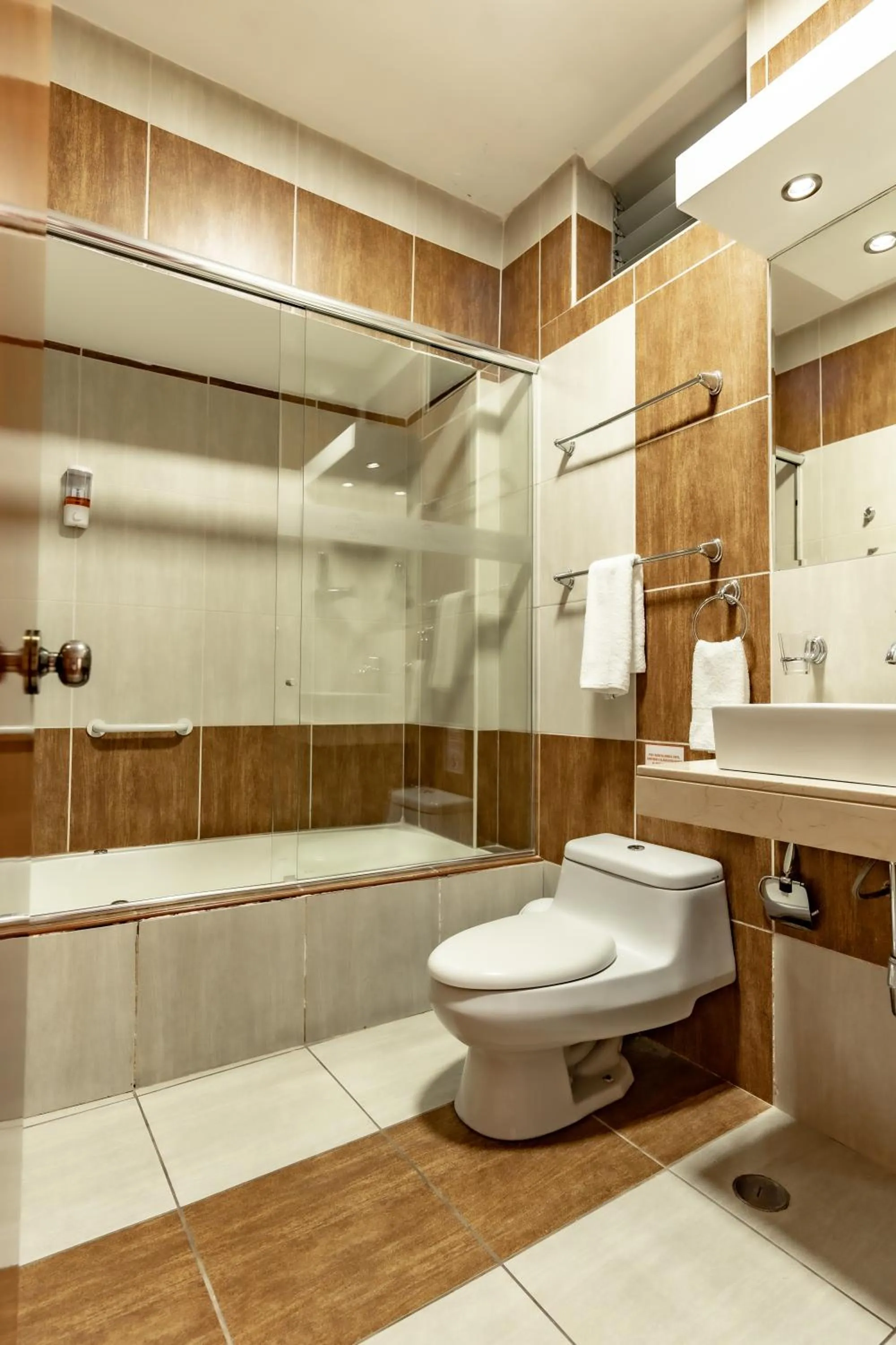 Bathroom in Casona Terrace Hotel