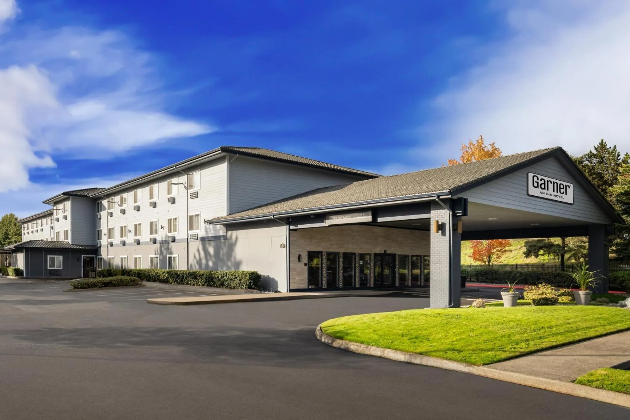 Property building in Red Lion Inn & Suites Auburn/Seattle