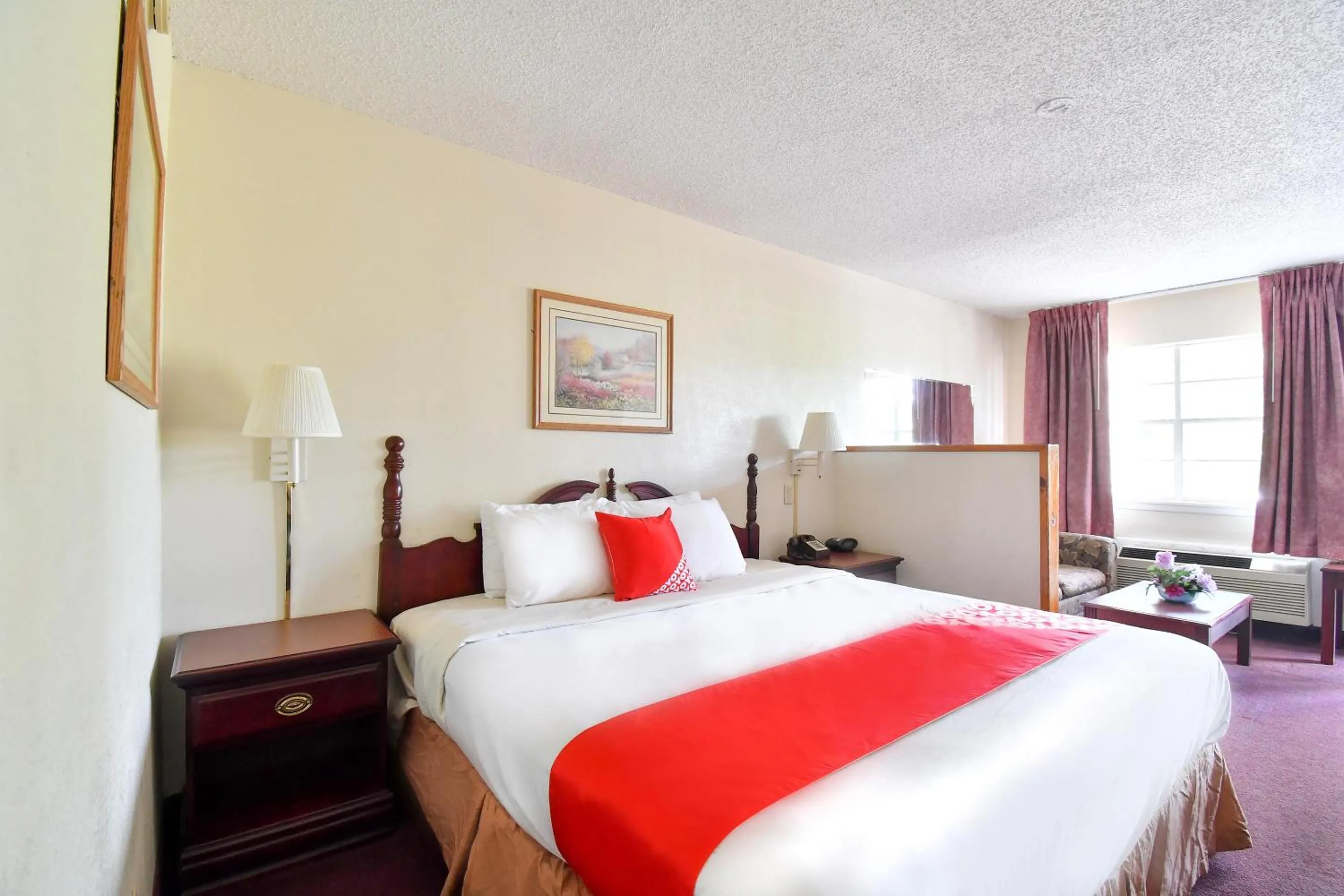 Bedroom, Bed in OYO Hotel Tyler Lindale