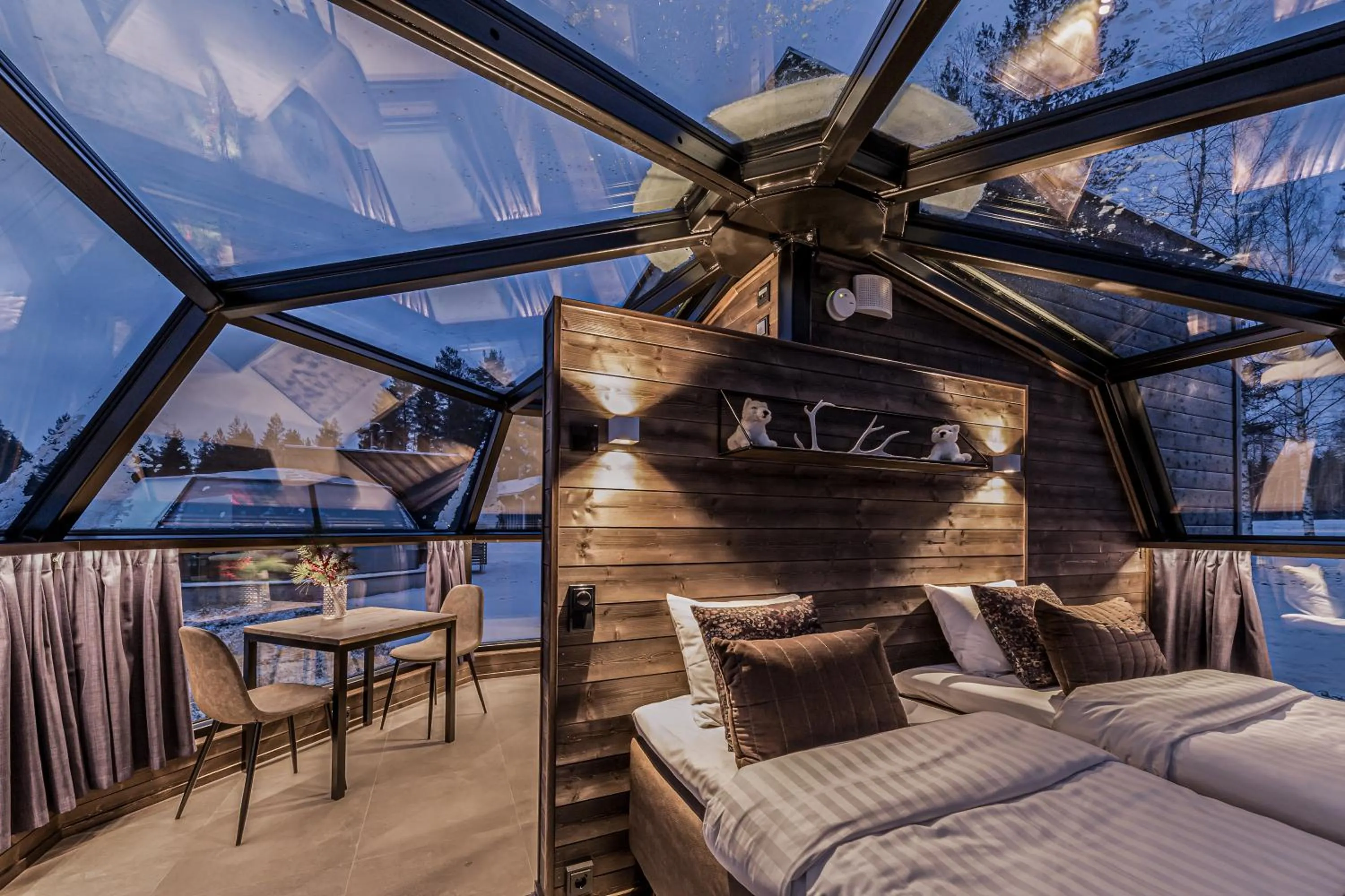 Dining area, Bed in Ranua Resort Arctic Igloos