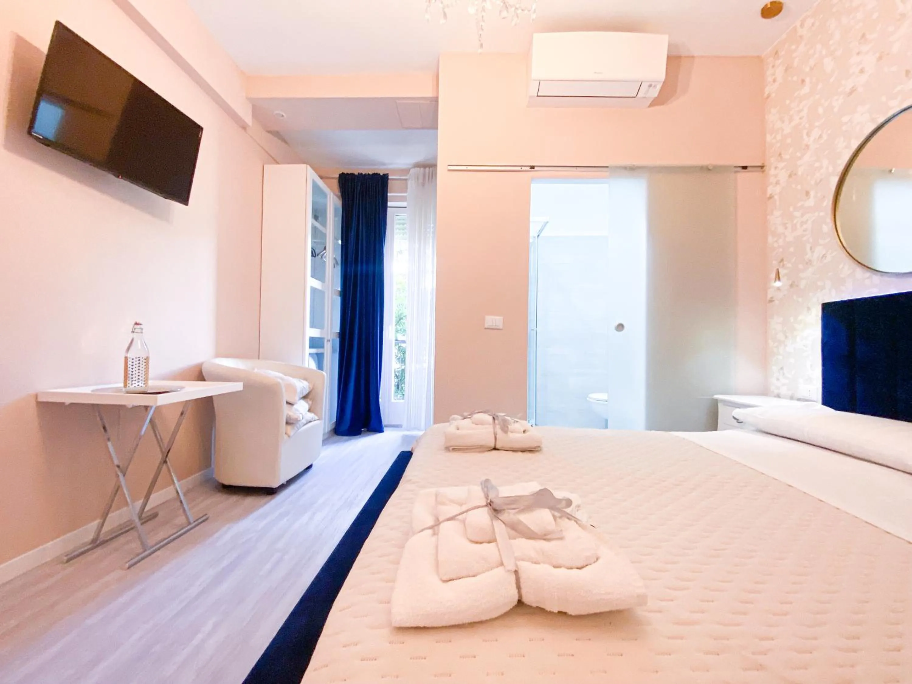 Bed in Casa Rosmini rooms, Dolomia best home