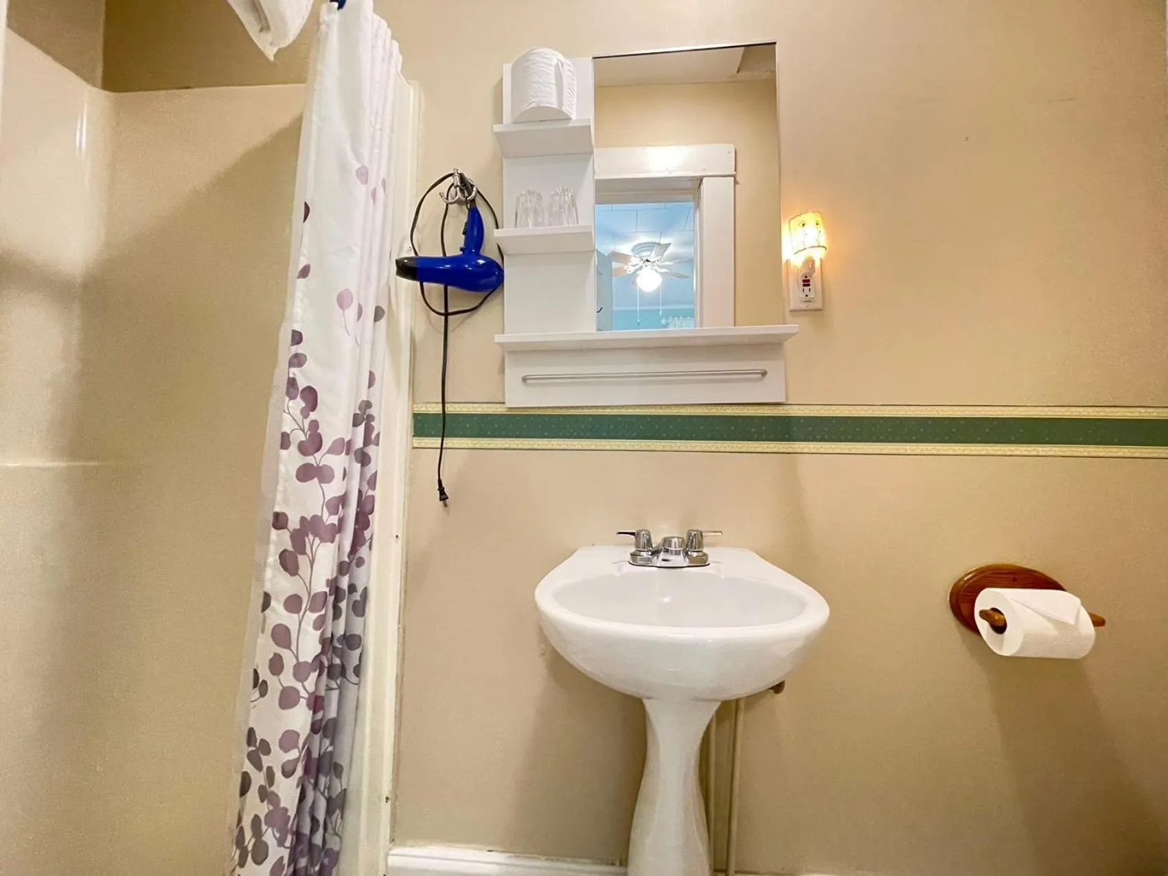 Bathroom in Strathaird Bed and Breakfast