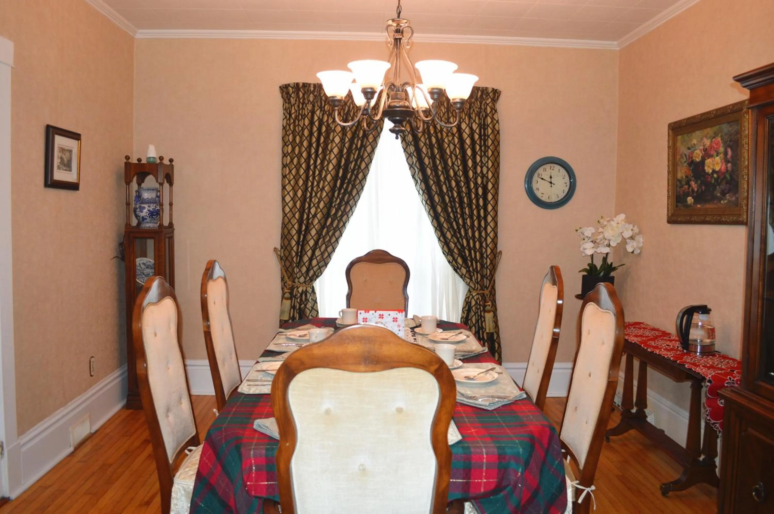Restaurant/places to eat in Strathaird Bed and Breakfast