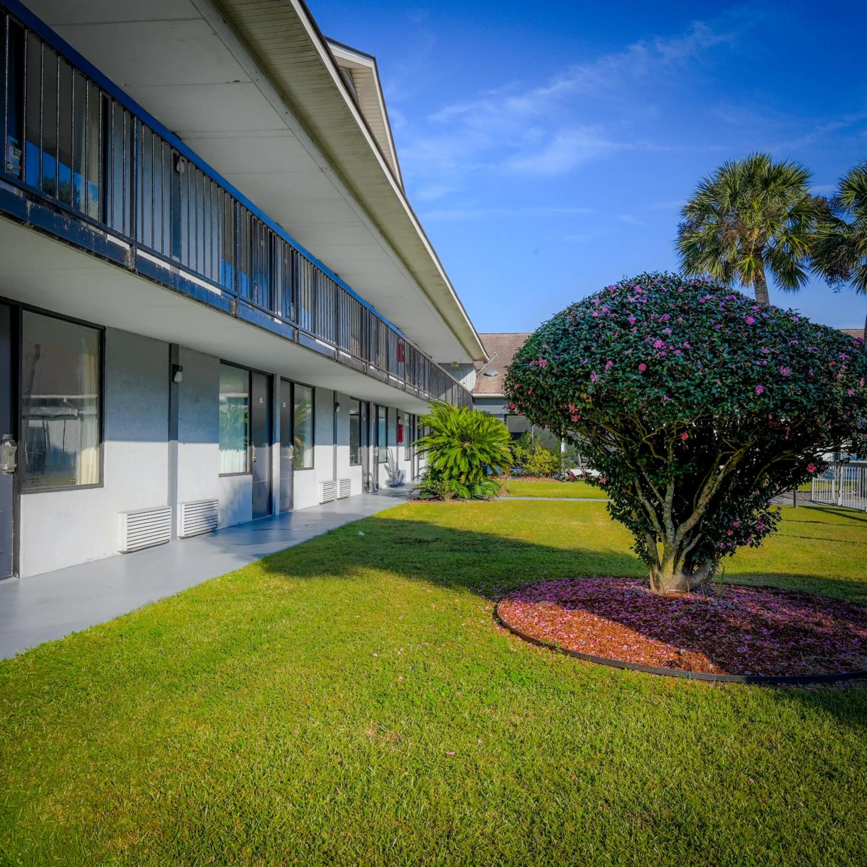 Super 8 by Wyndham Hardeeville - Savannah North