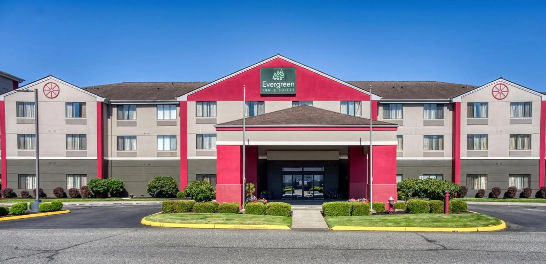 Facade/entrance in Evergreen Inn & Suites