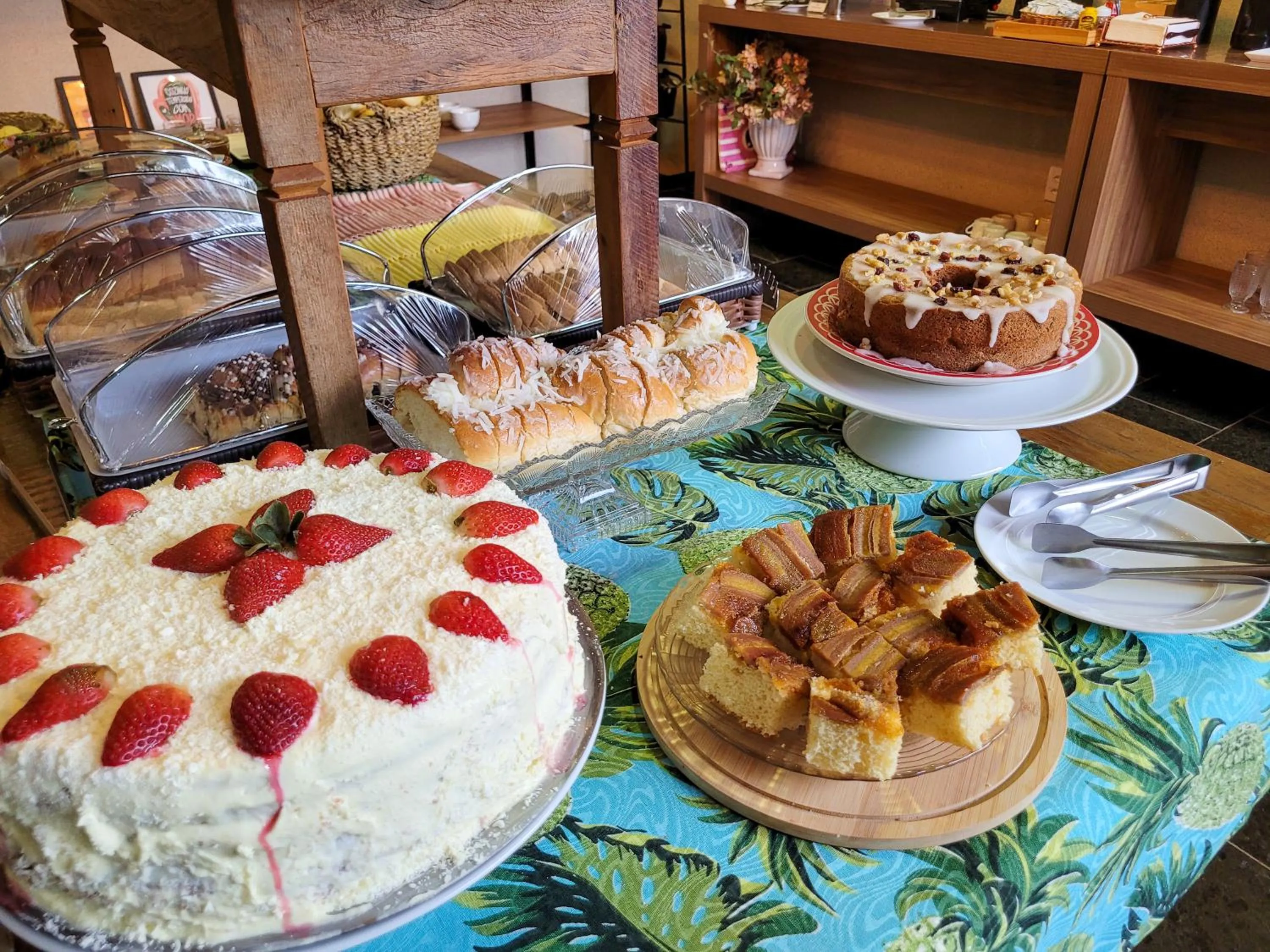 Breakfast in Hotel Pousada Parque das Águas