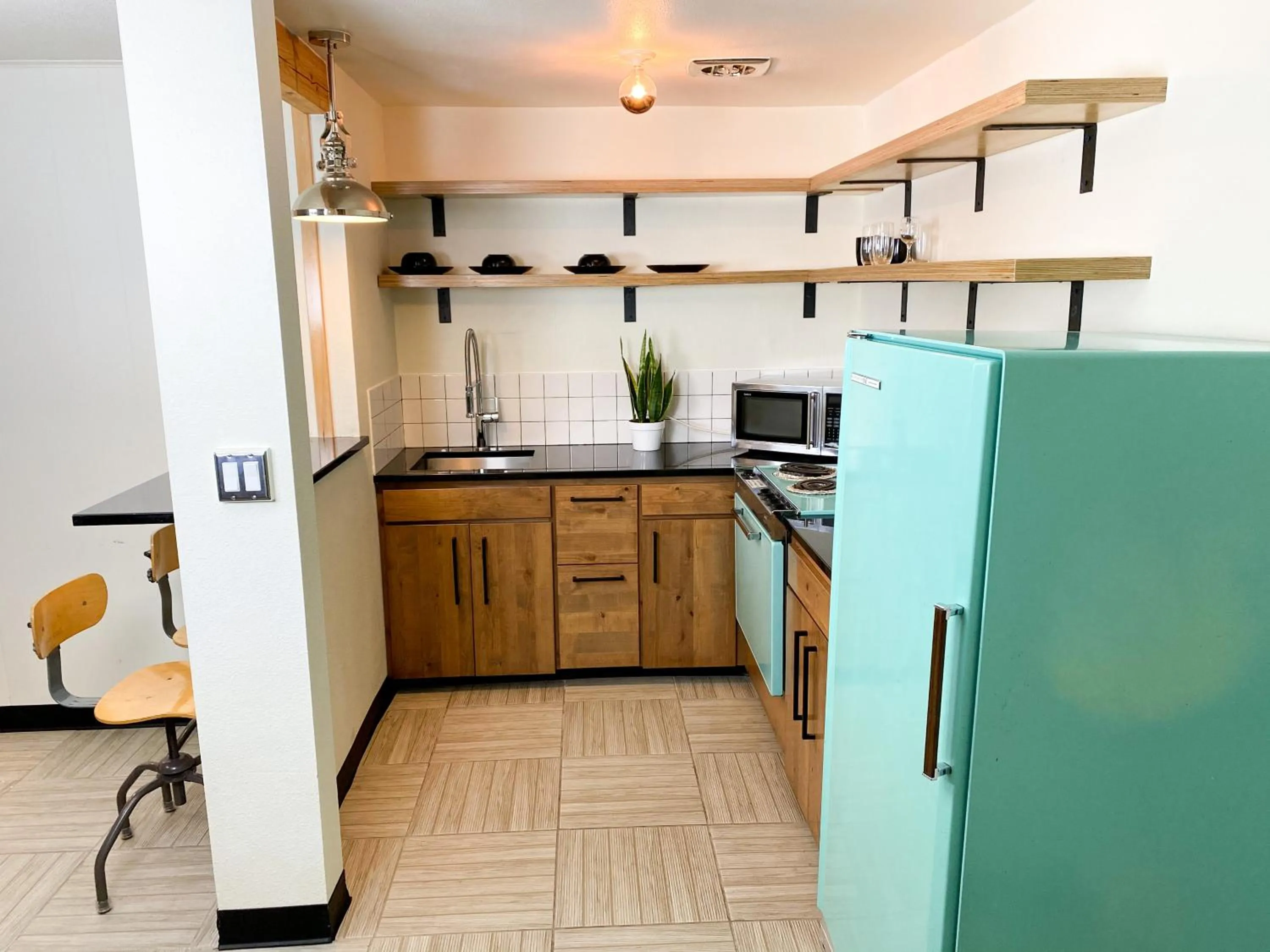 Kitchen or kitchenette in Hotel Corvallis