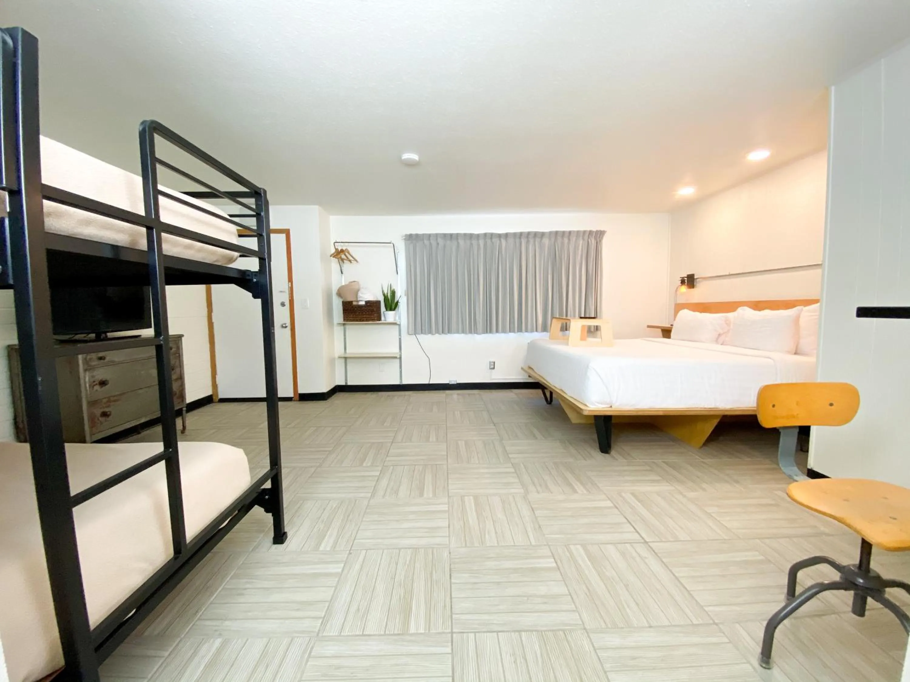 Photo of the whole room, Bed in Hotel Corvallis