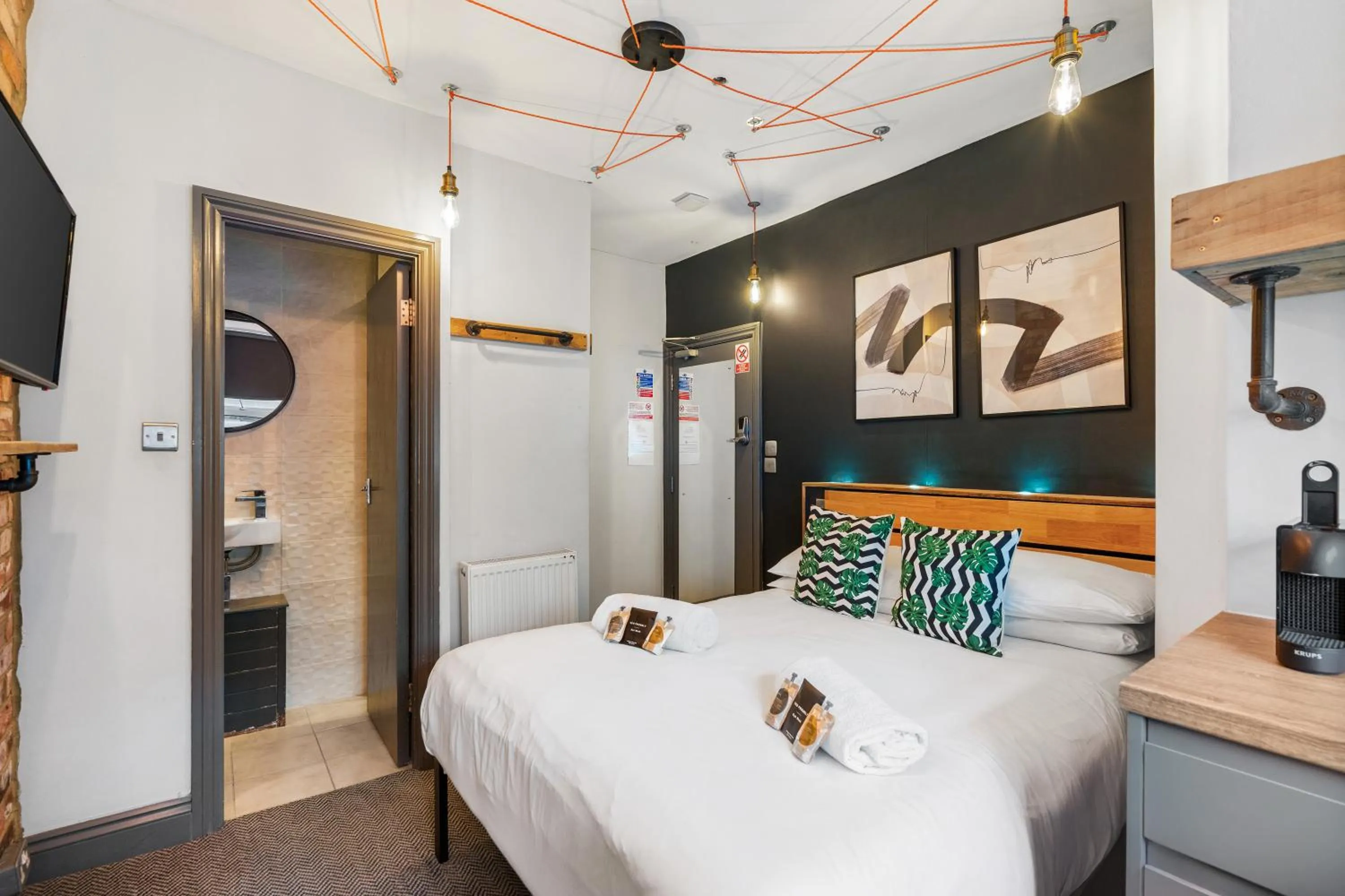 Bed in One Broad Street