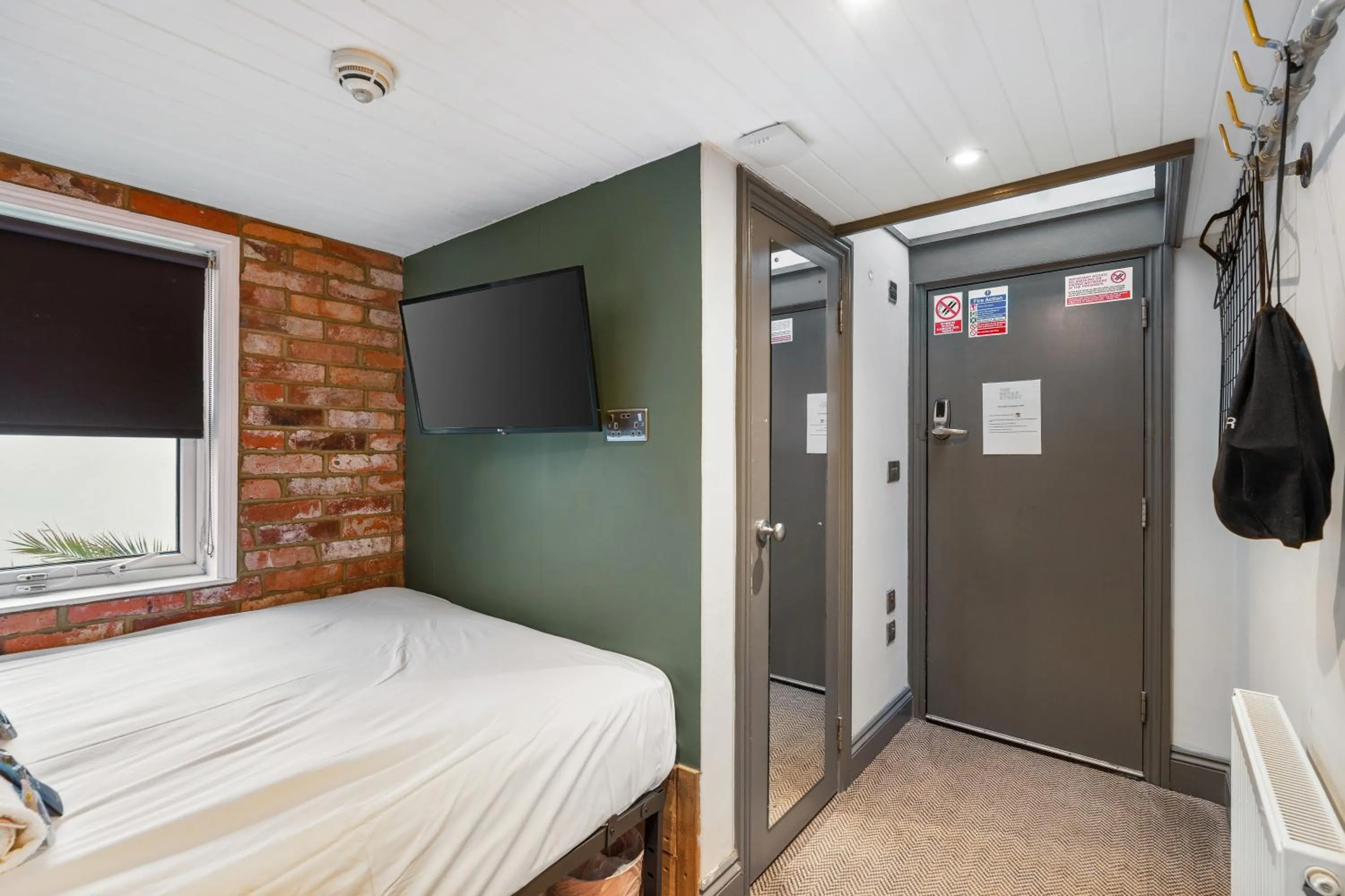 Bed in One Broad Street