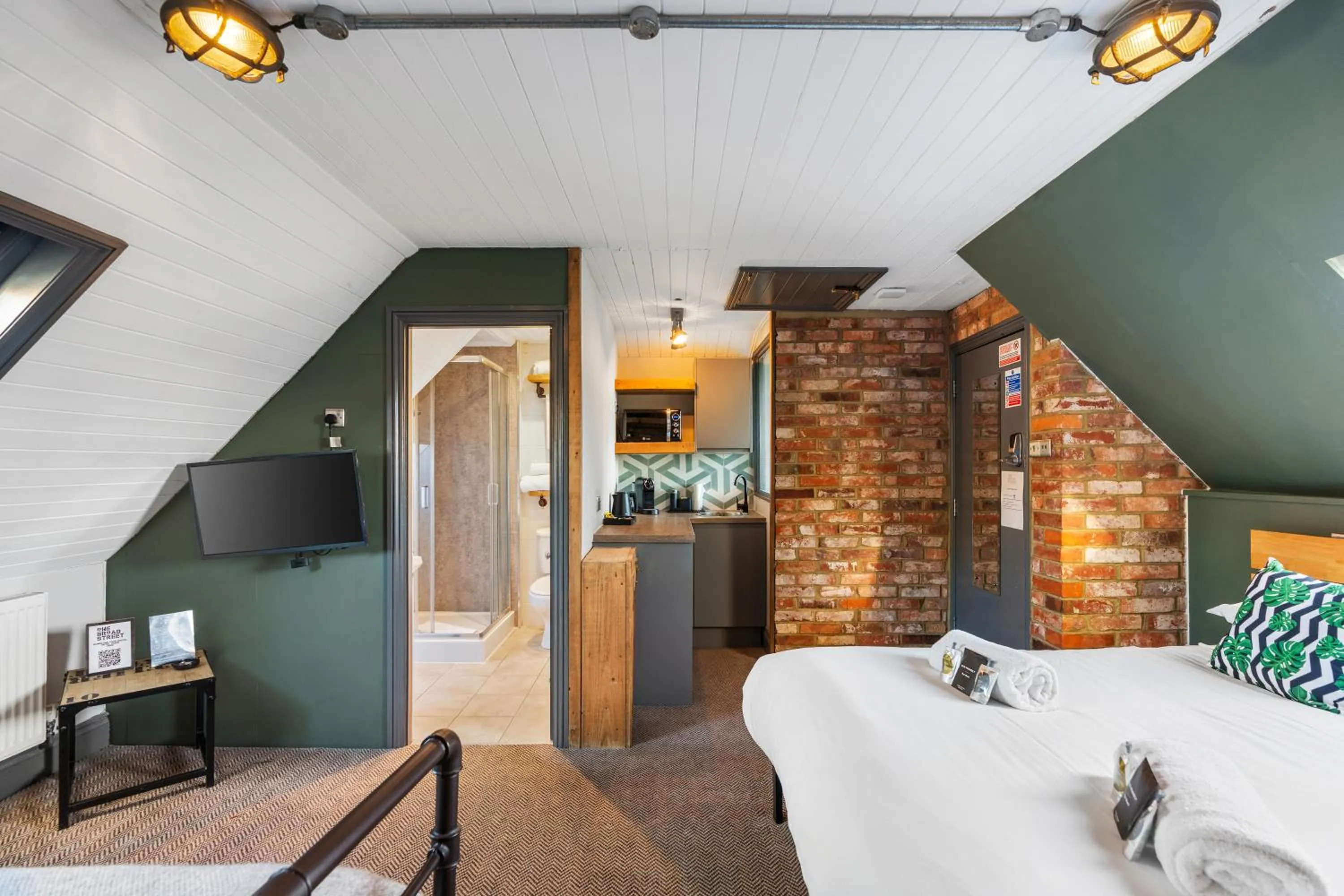 Bed in One Broad Street