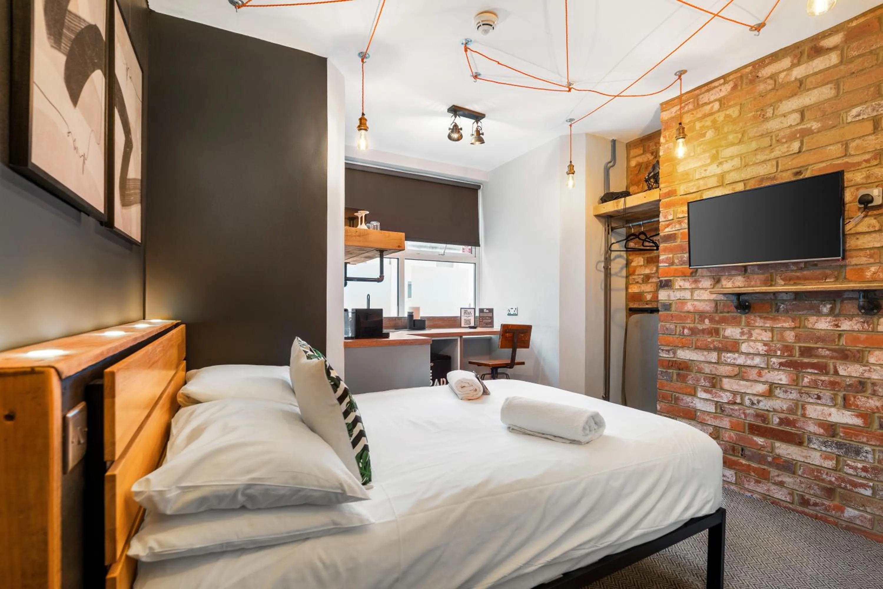 Bed in One Broad Street