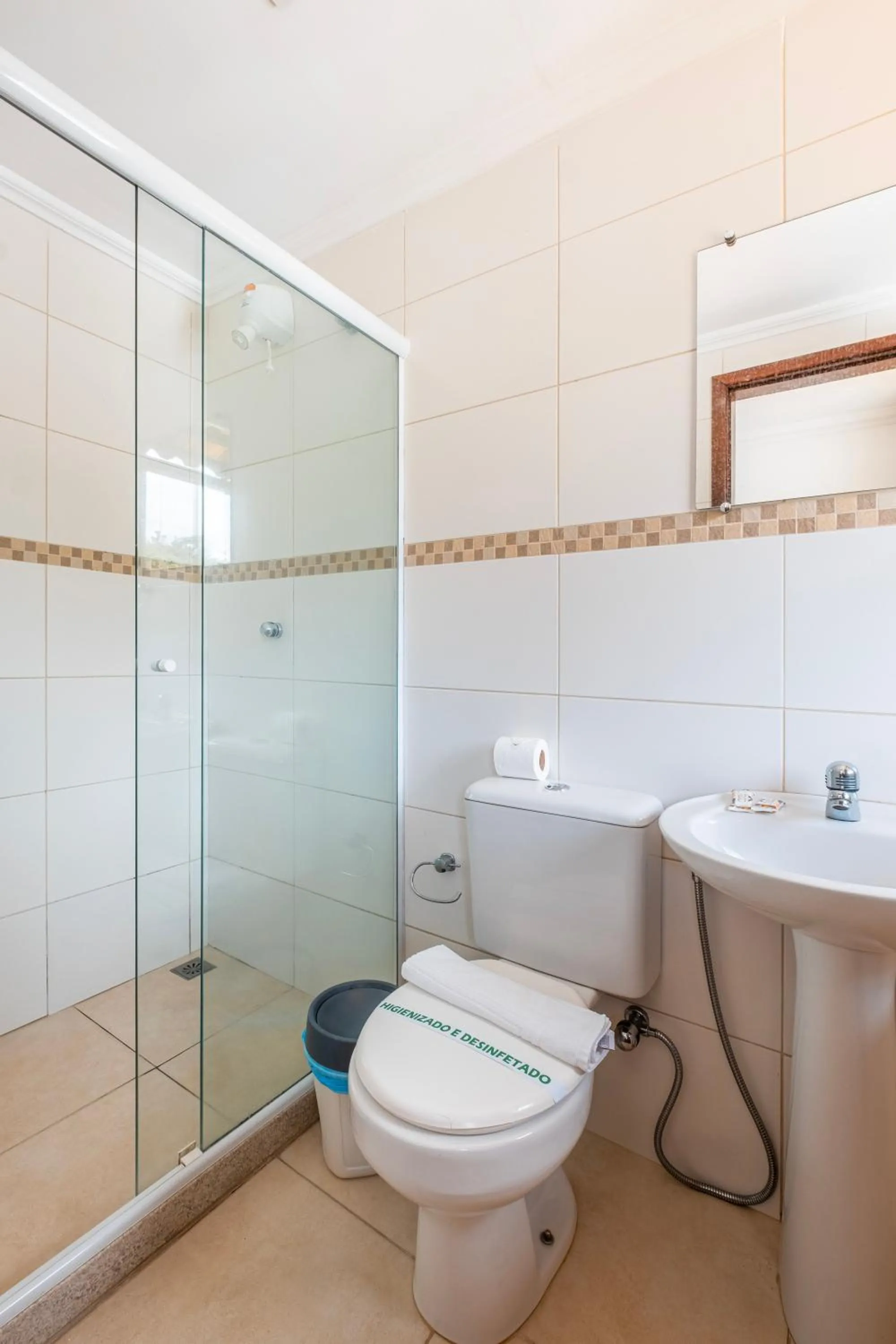 Shower in Hotel Serra Everest