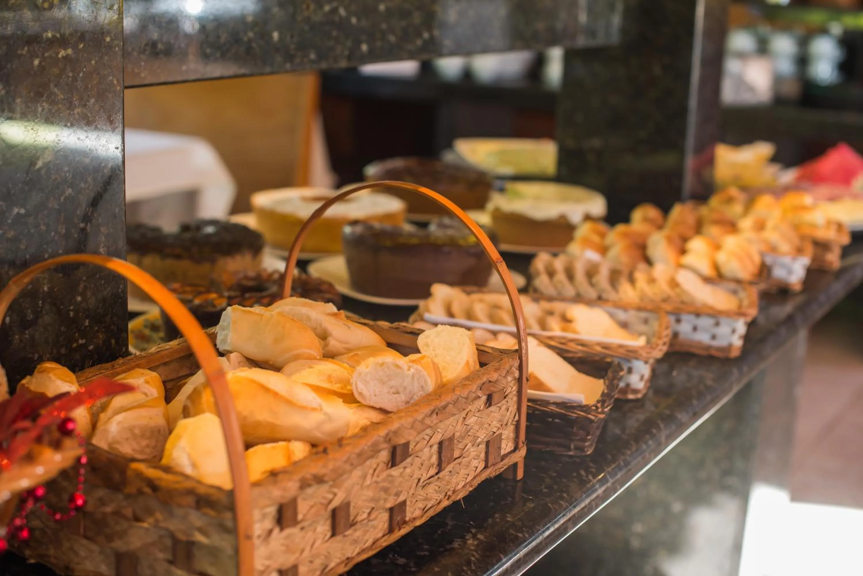 Food and drinks in Hotel Serra Everest