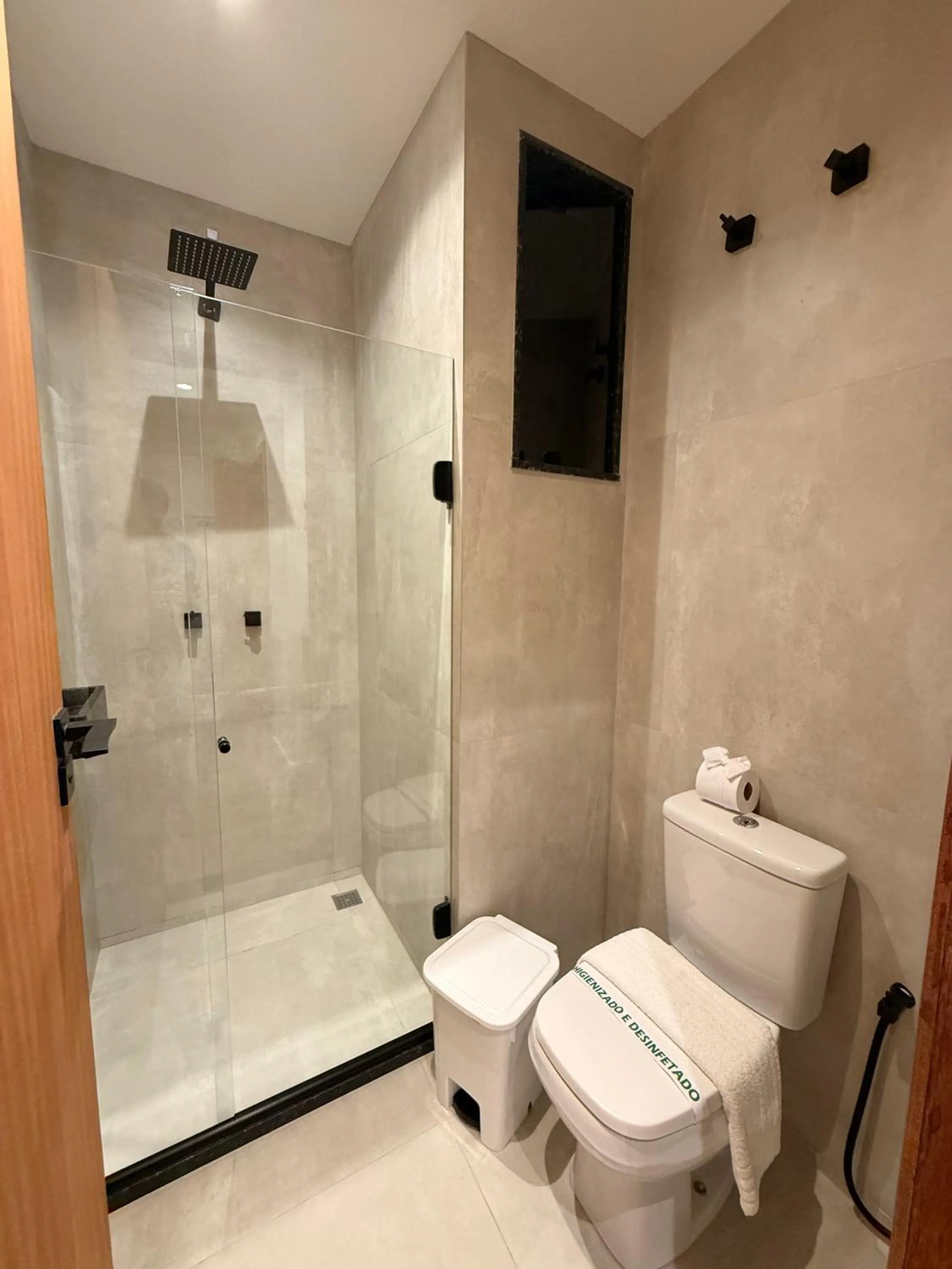 Shower in Hotel Serra Everest