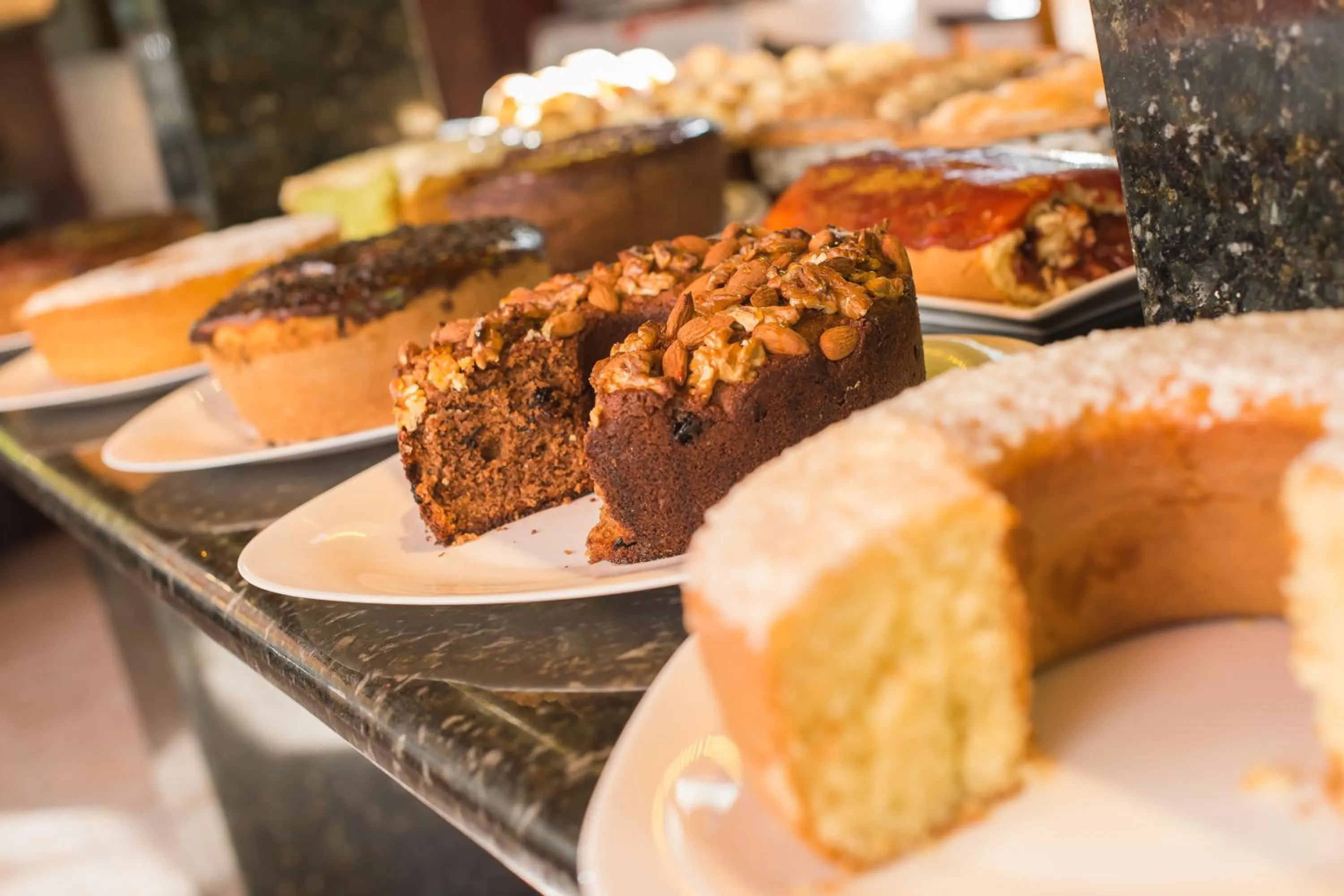 Food and drinks in Hotel Serra Everest