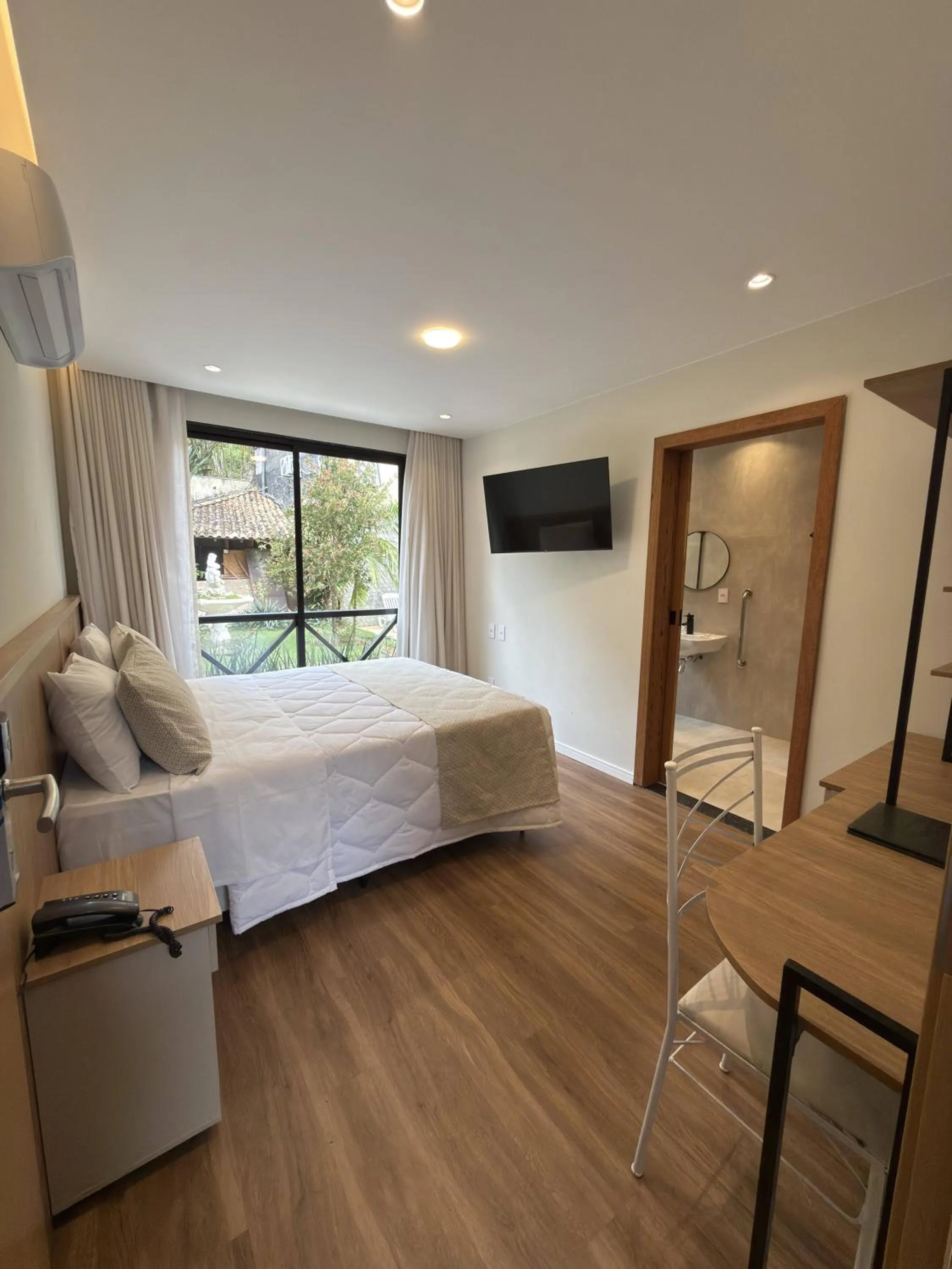 Bed in Hotel Serra Everest