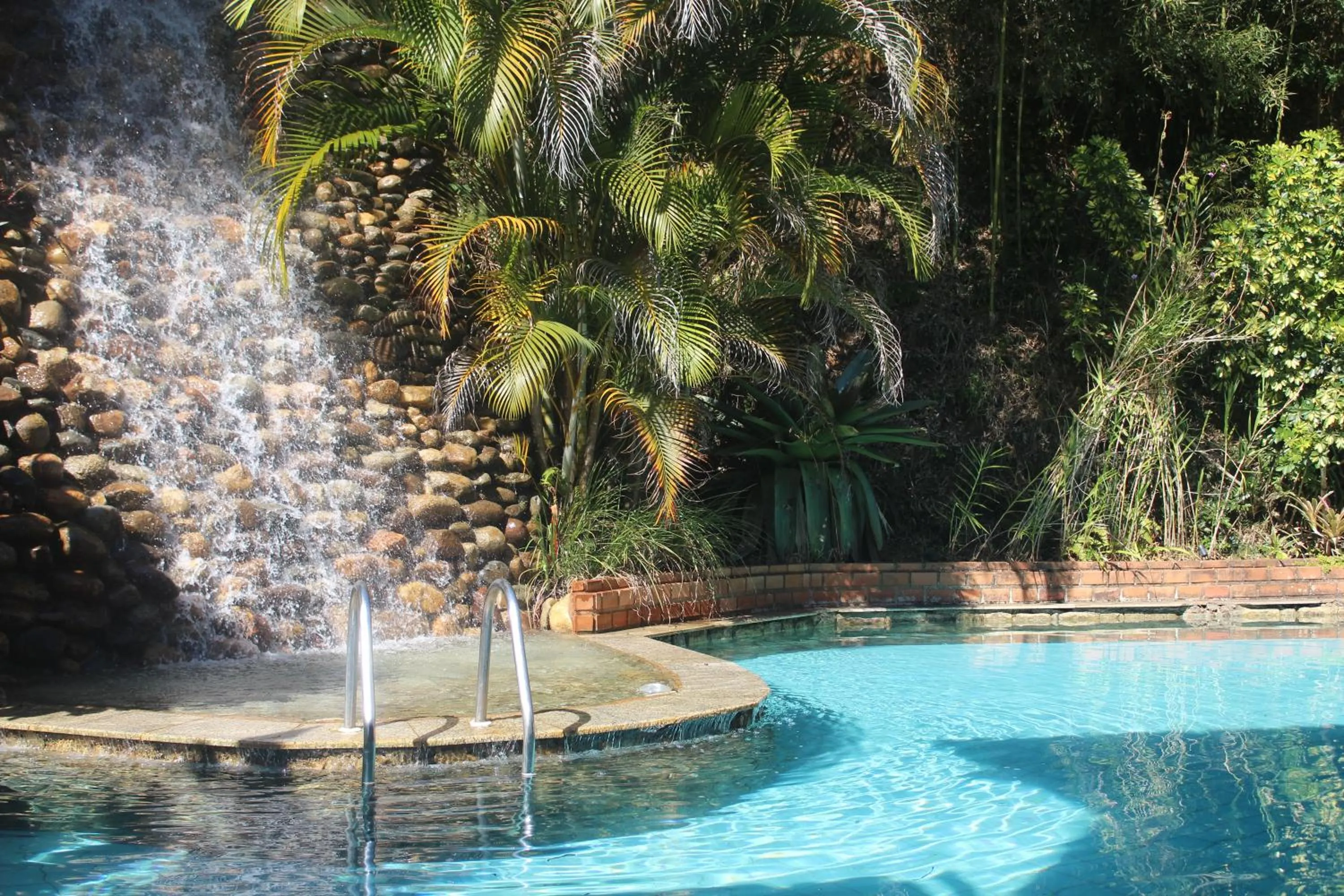 Swimming pool in Hotel Serra Everest