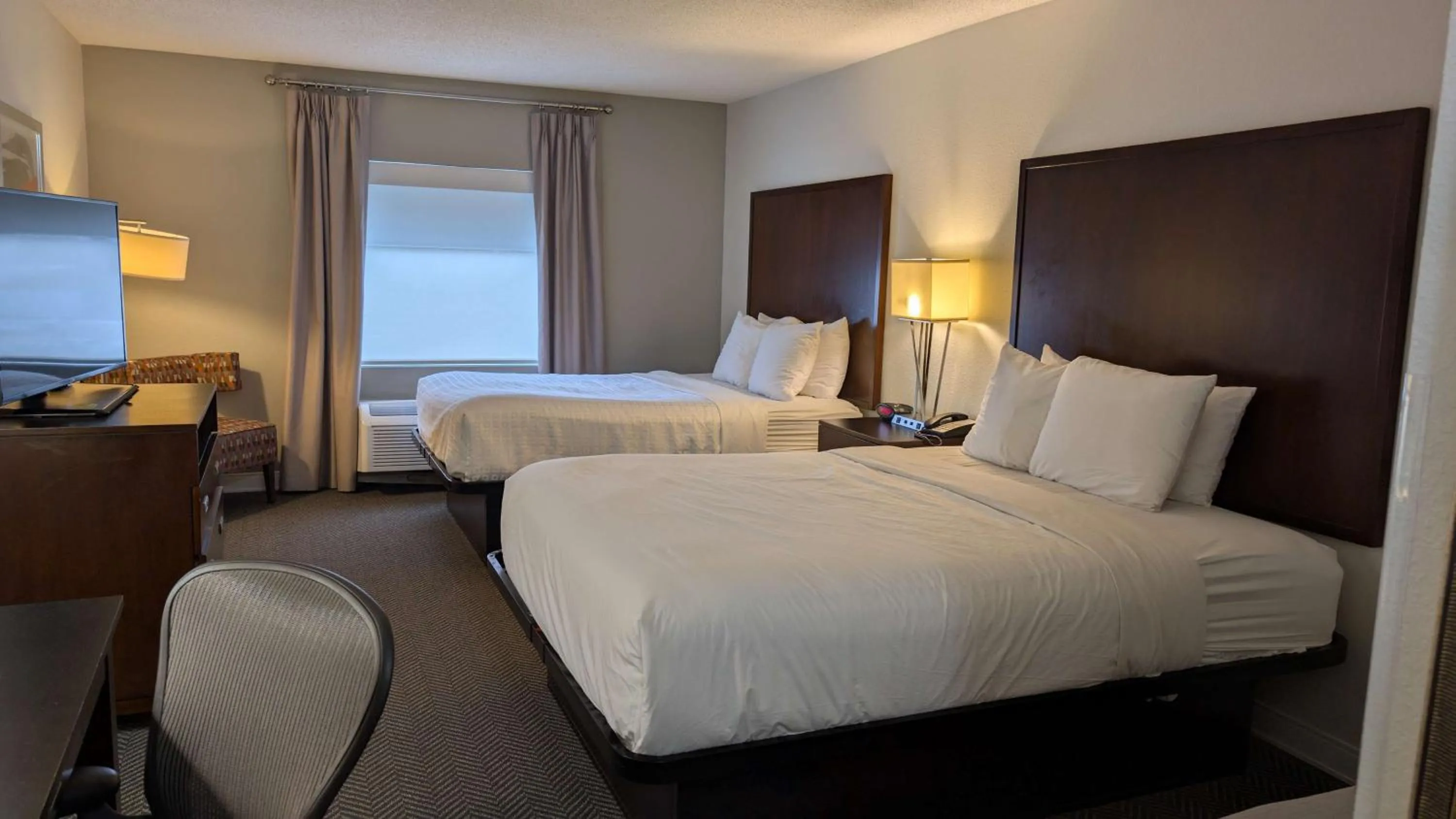 Bedroom, Bed in Sonesta Essential Columbus