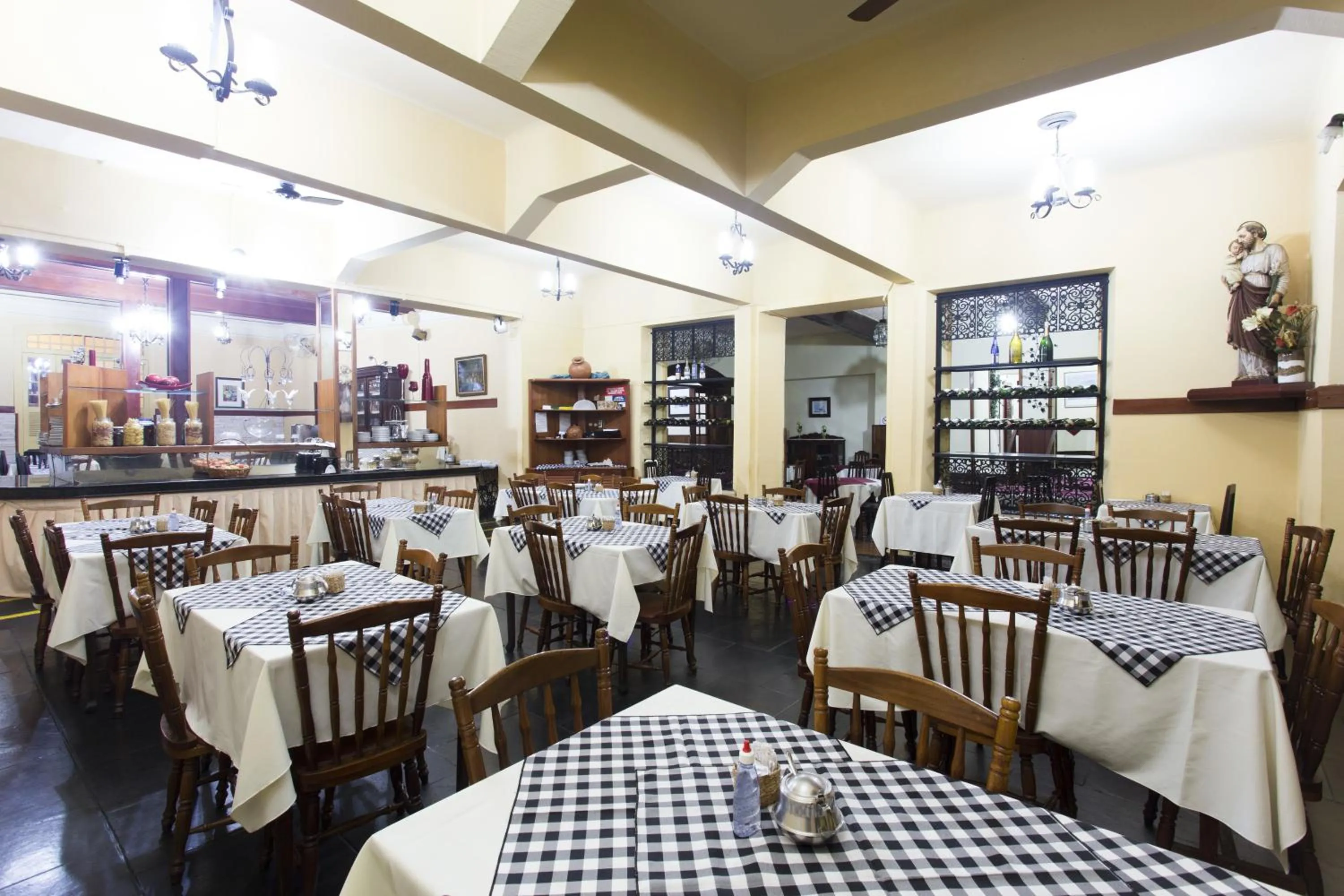 Restaurant/places to eat in Hotel Lopes Caxambu