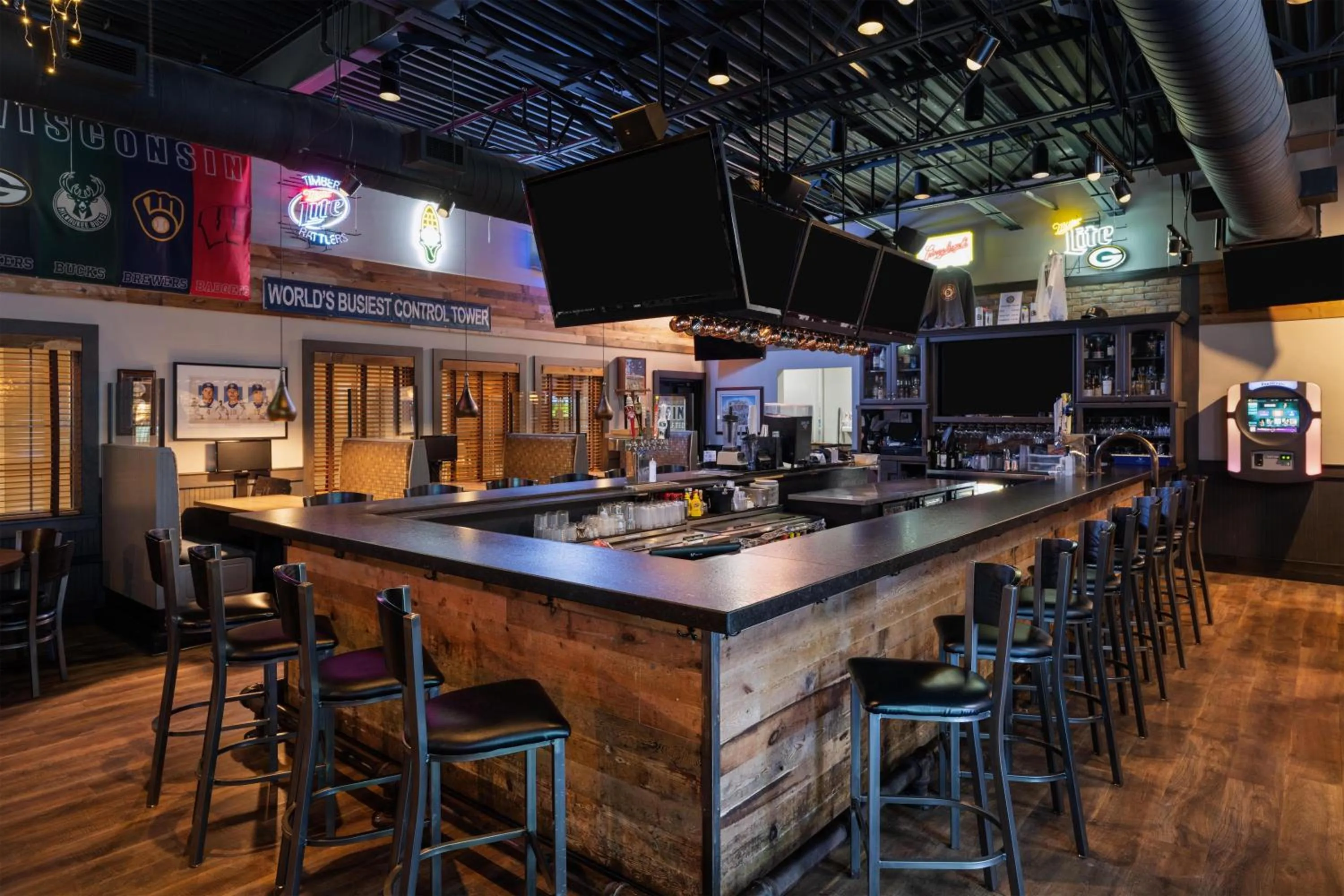 Lounge or bar in Best Western Premier Bridgewood Hotel Resort