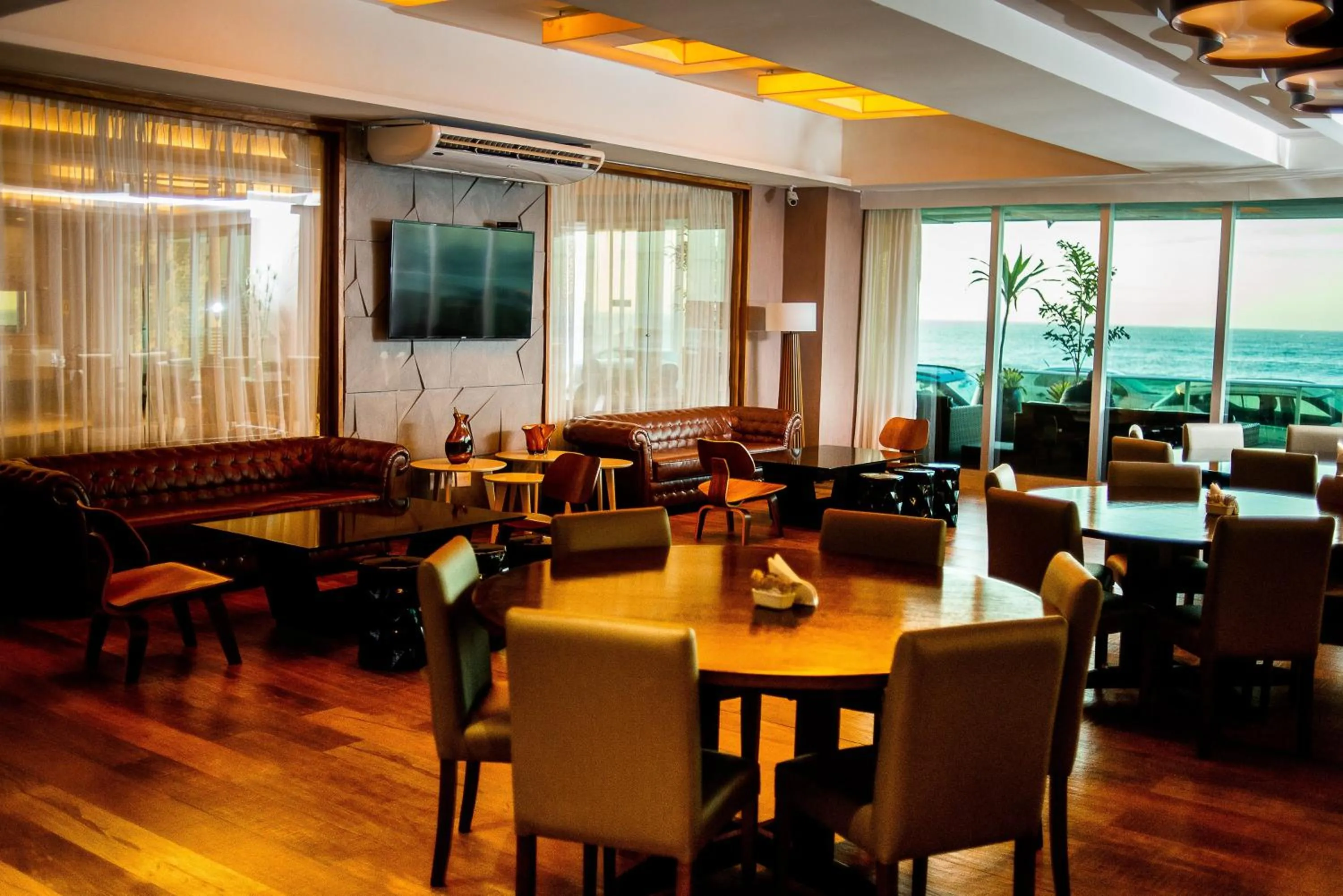 Restaurant/places to eat in Paradiso Macae Hotel
