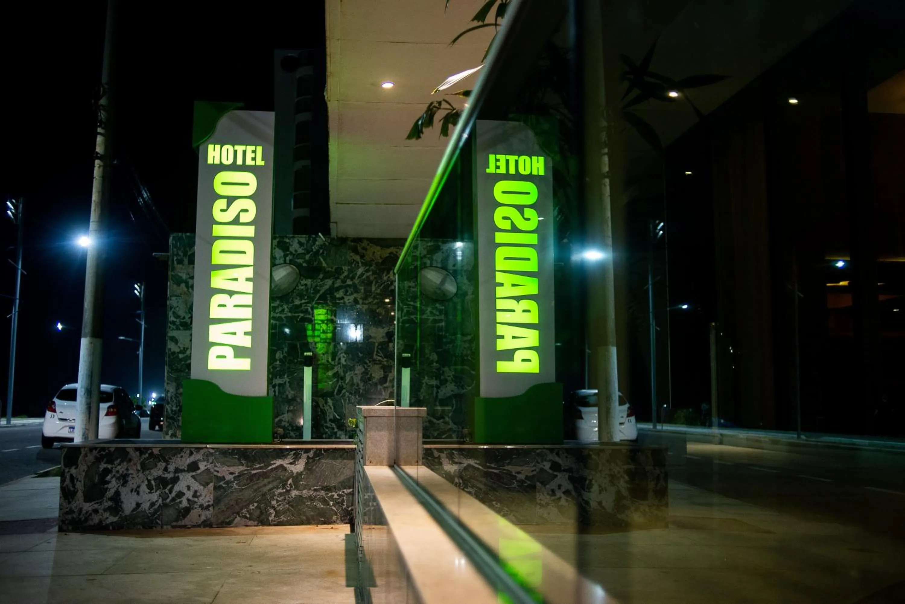 Logo/Certificate/Sign in Paradiso Macae Hotel