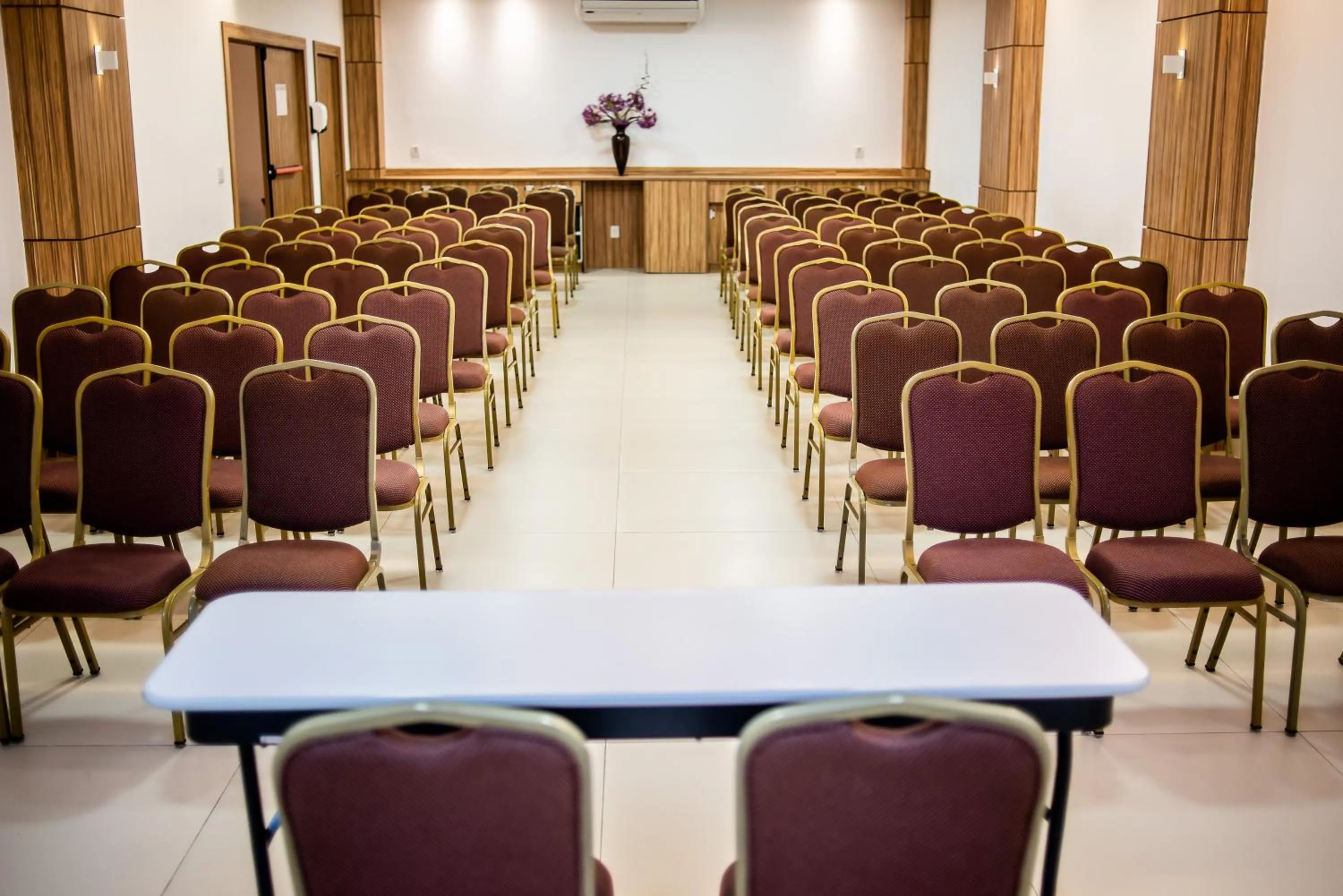 Meeting/conference room in Paradiso Macae Hotel