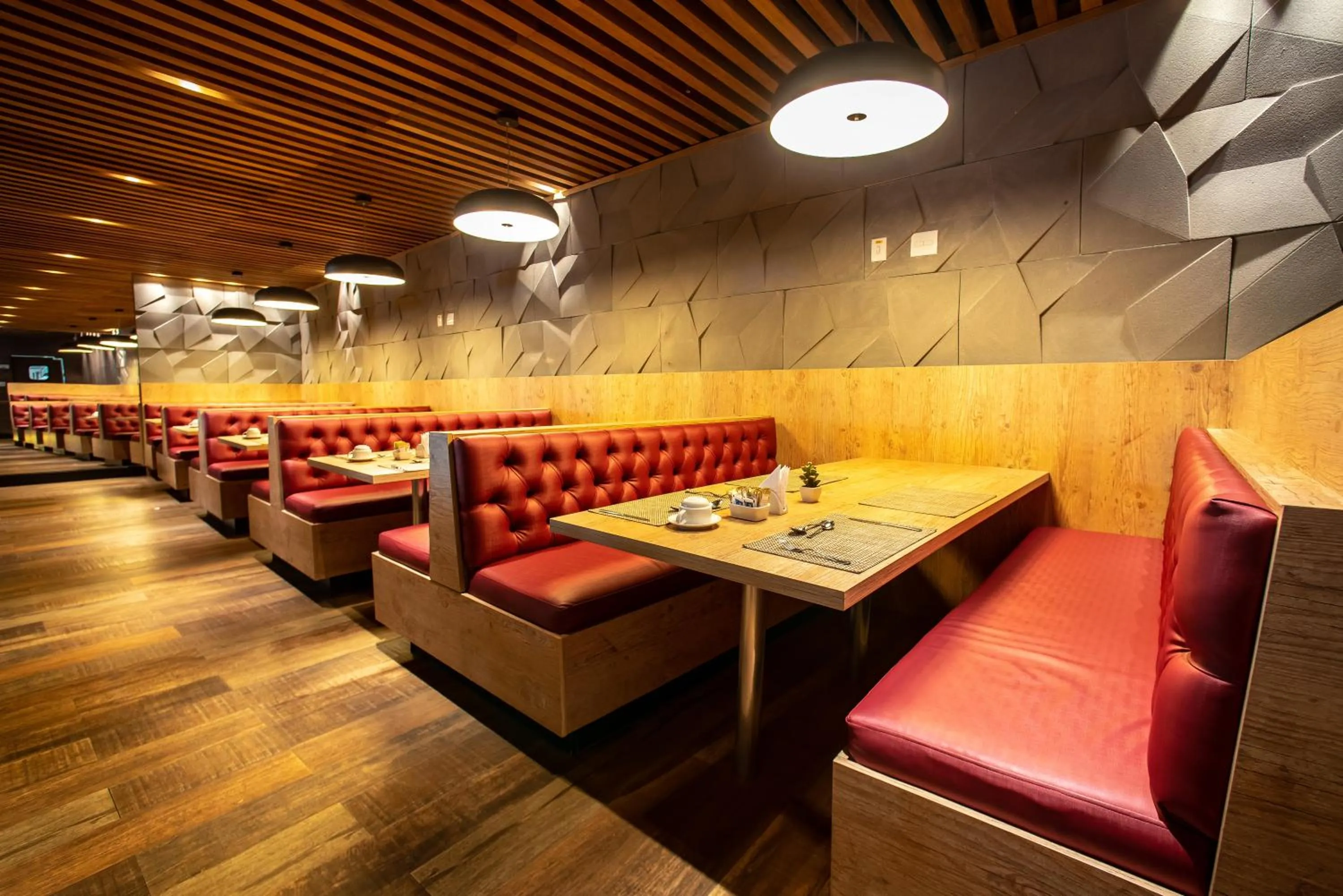 Restaurant/places to eat in Paradiso Macae Hotel