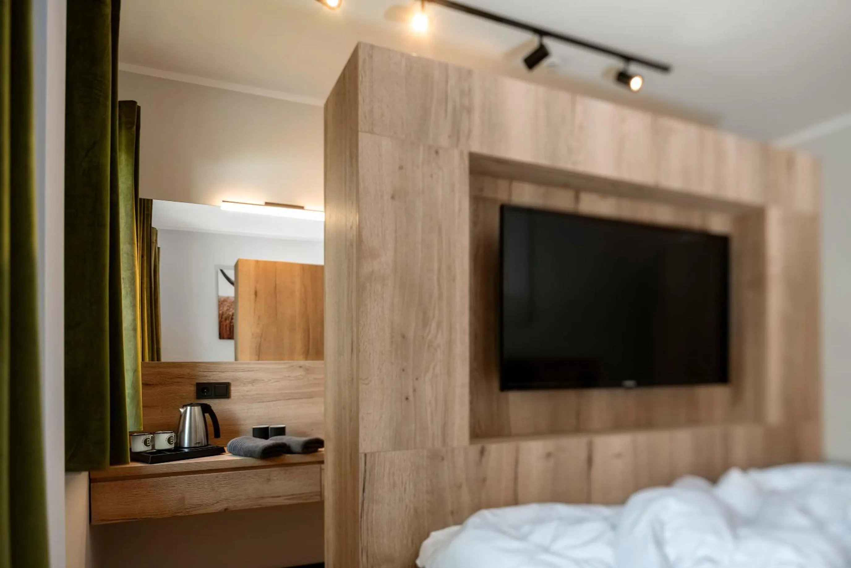 Photo of the whole room, Bed in Berg und Tal Hotel & Apartments