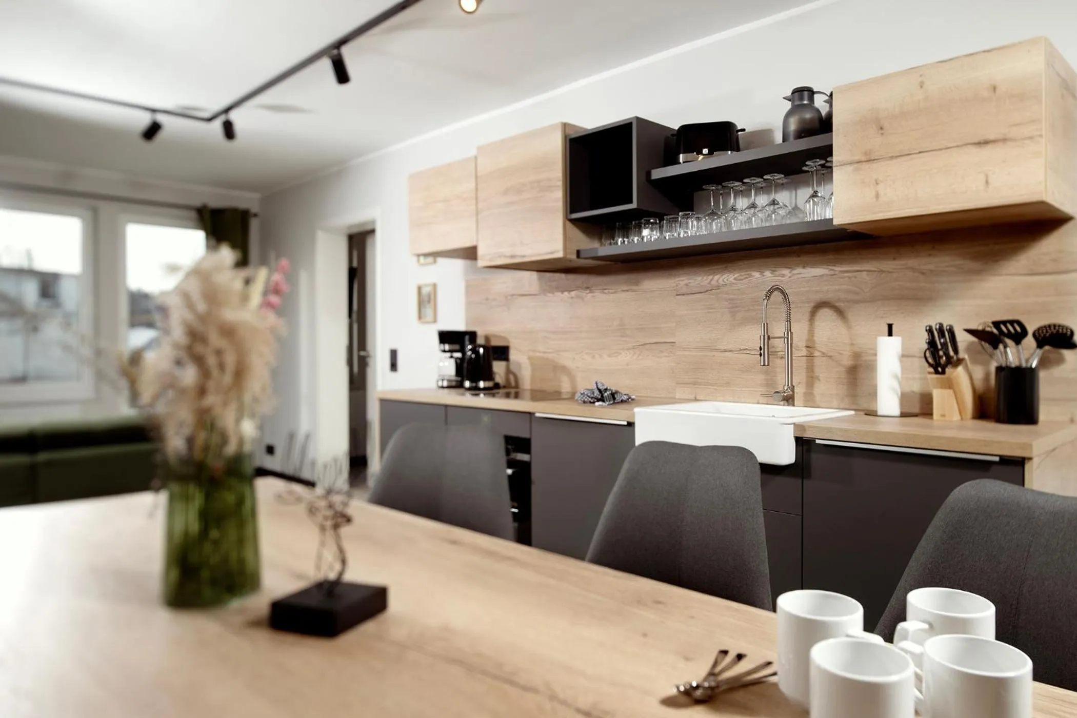 Kitchen or kitchenette in Berg und Tal Hotel & Apartments