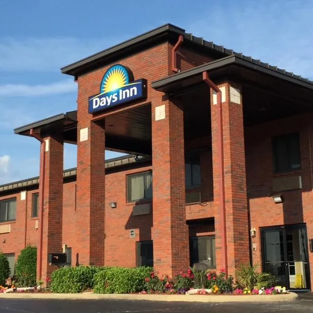 Days Inn By Wyndham Phenix City Near Fort Moore