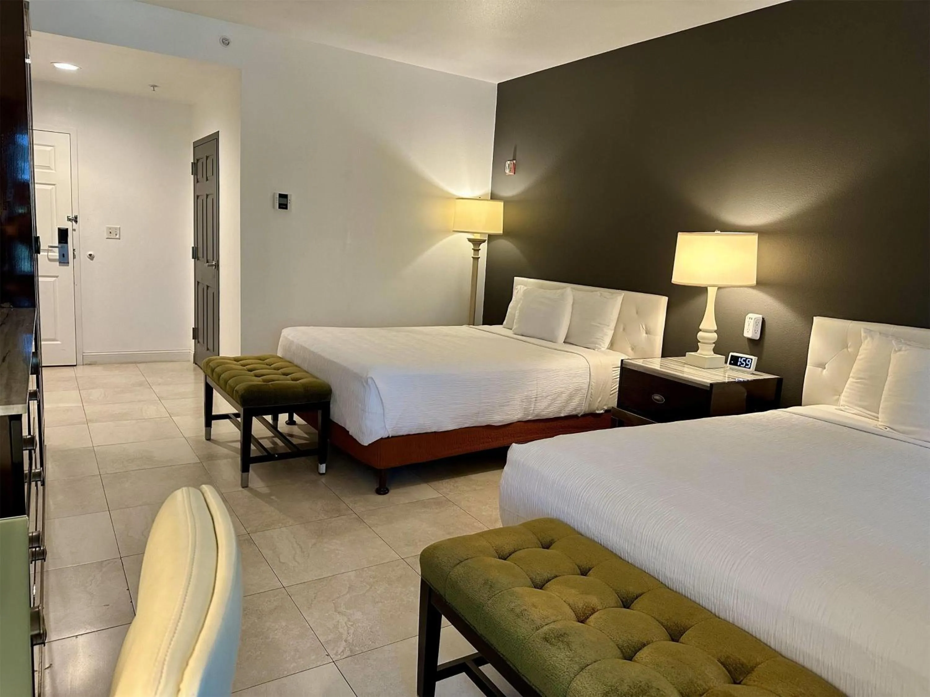 Photo of the whole room, Bed in Rocklin Park Hotel, Trademark Collection by Wyndham